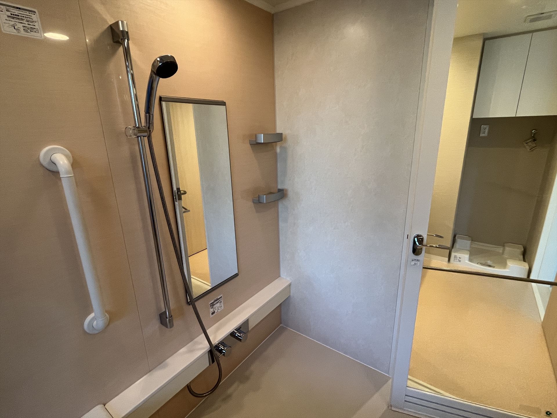 シャワールーム