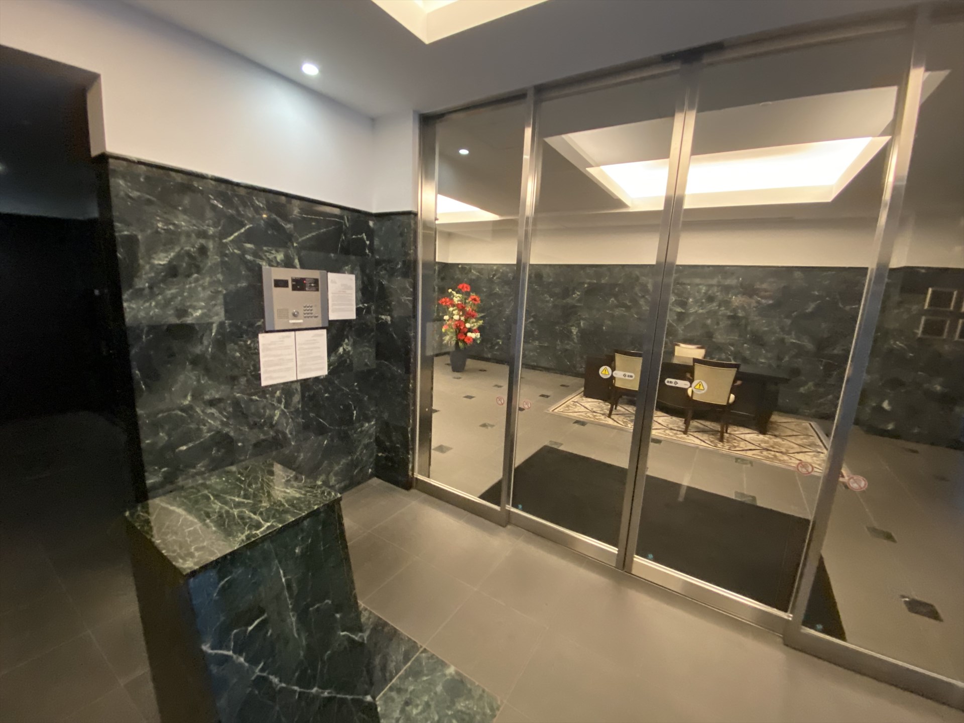 建物エントランス