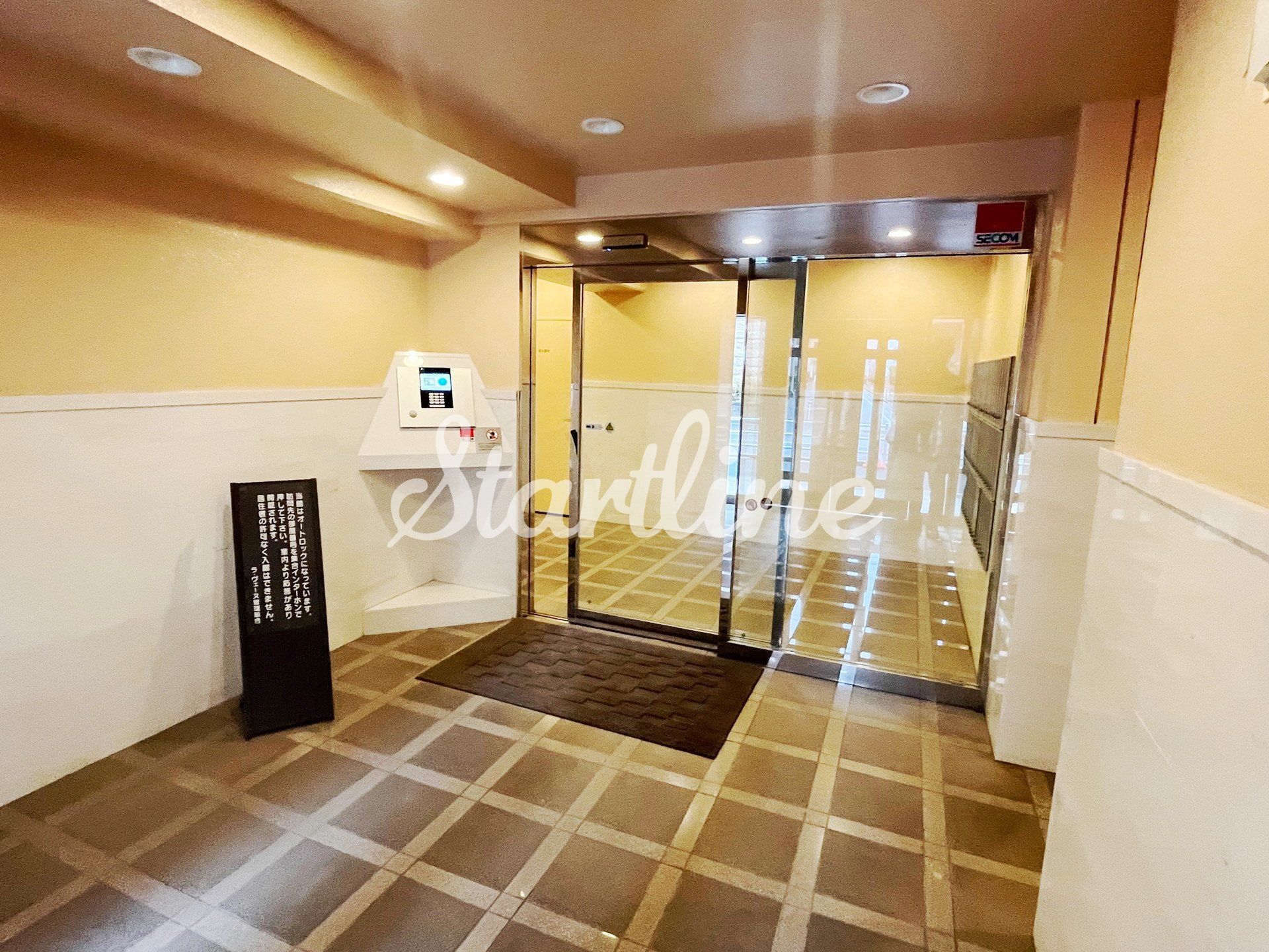 建物エントランス