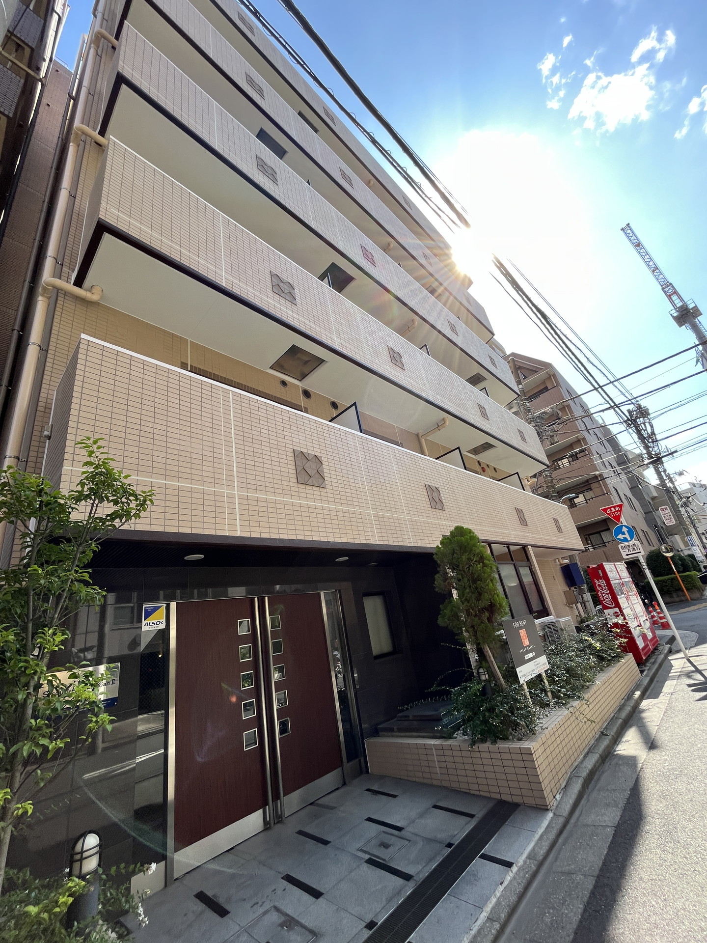 建物エントランス