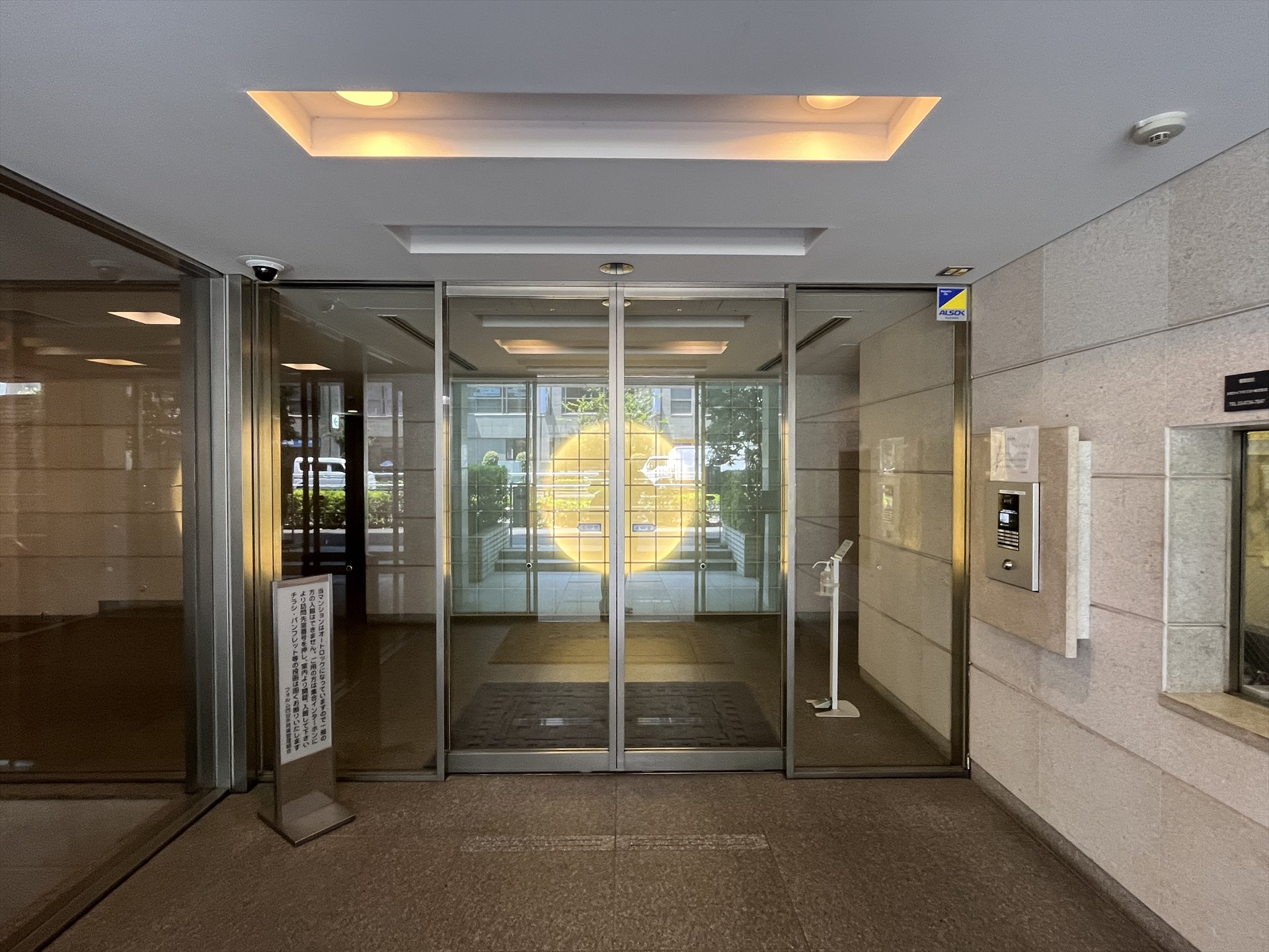 建物エントランス