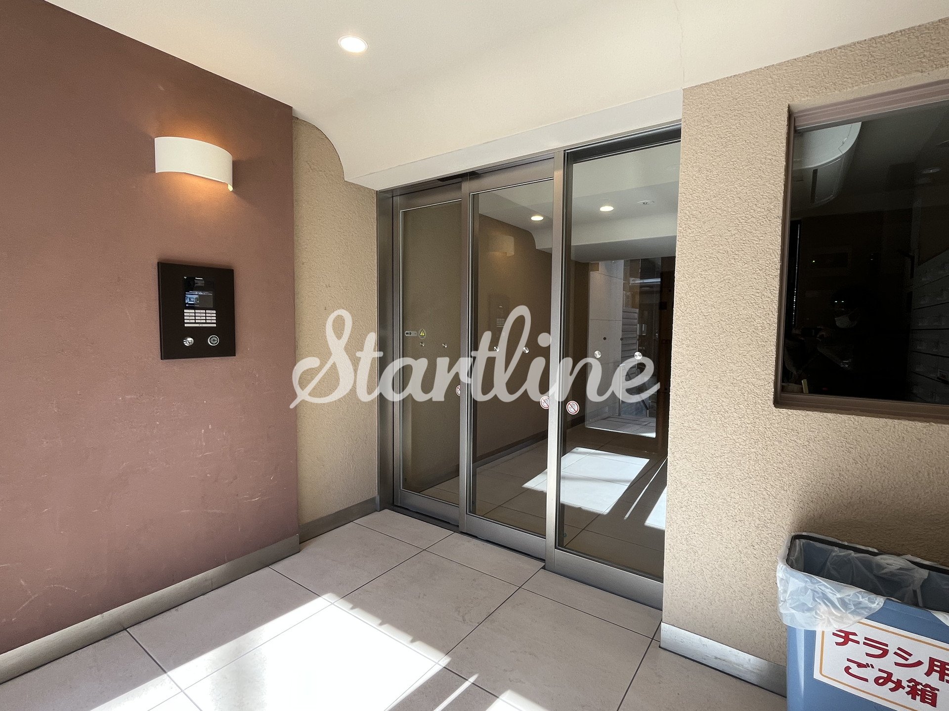 建物エントランス