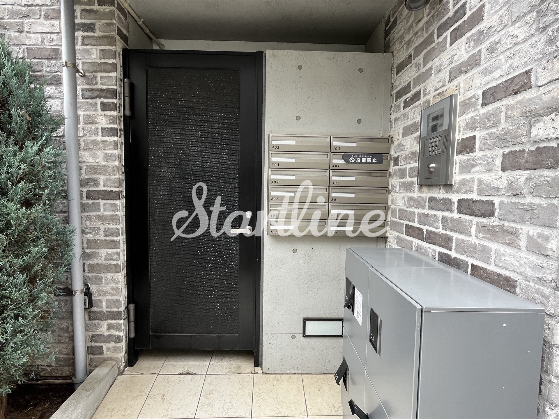 建物エントランス