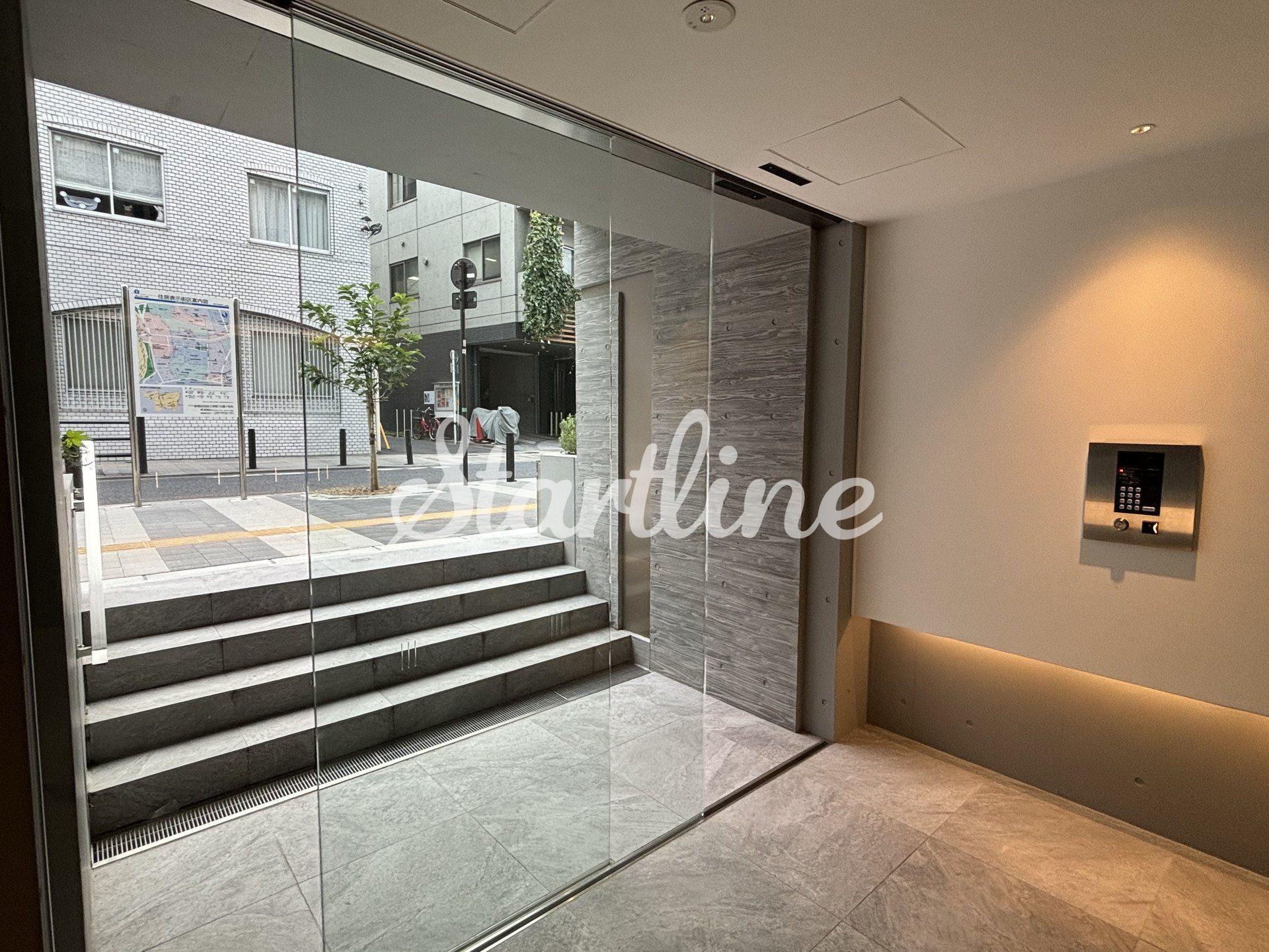 建物エントランス