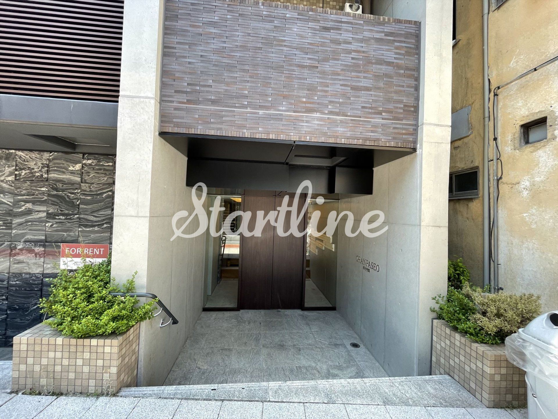 建物エントランス