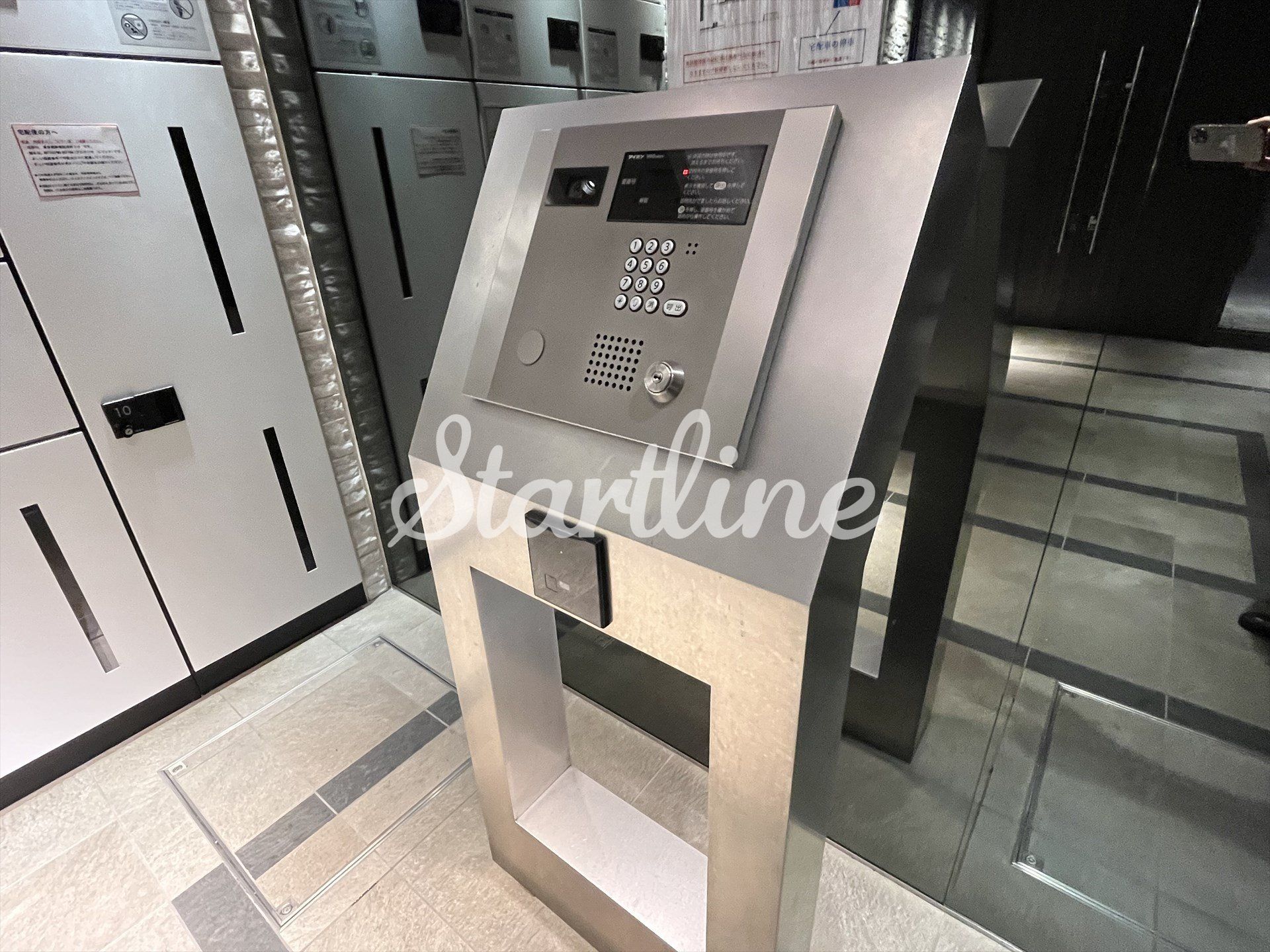 建物エントランス