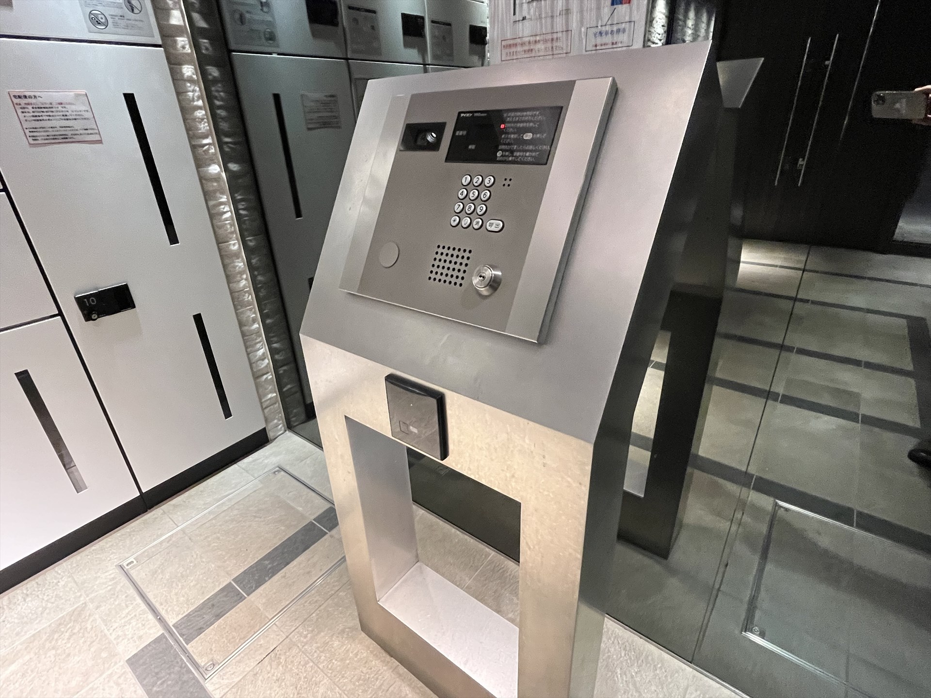 建物エントランス