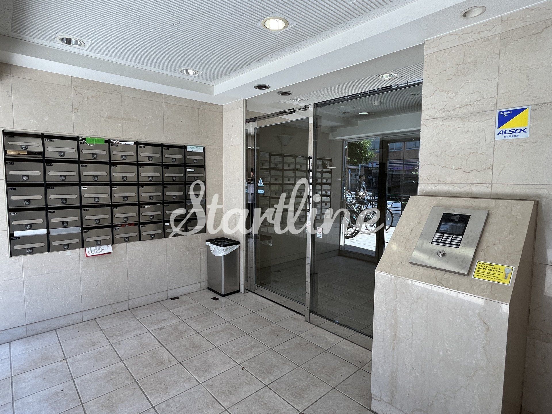 建物エントランス