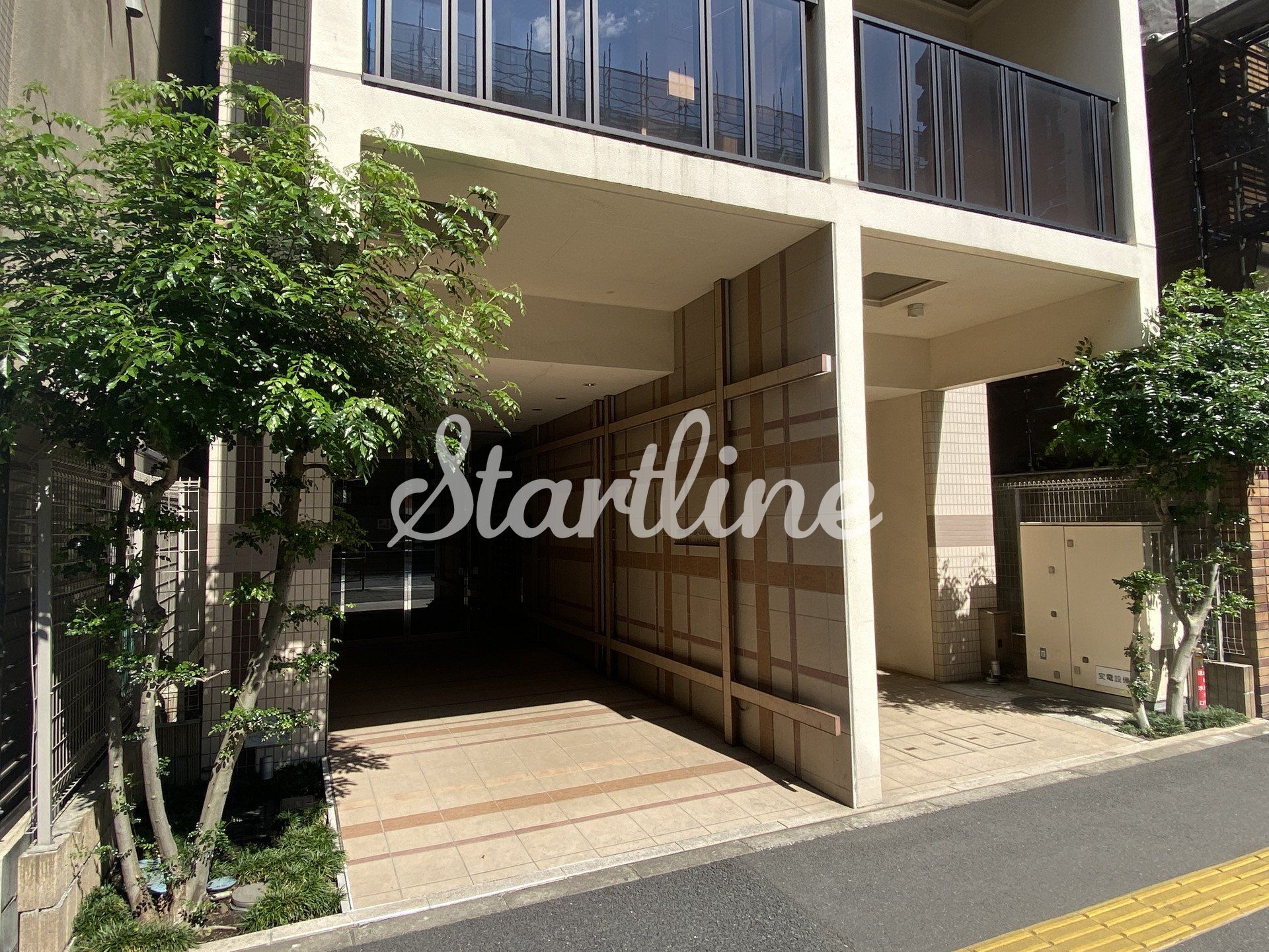 建物エントランス