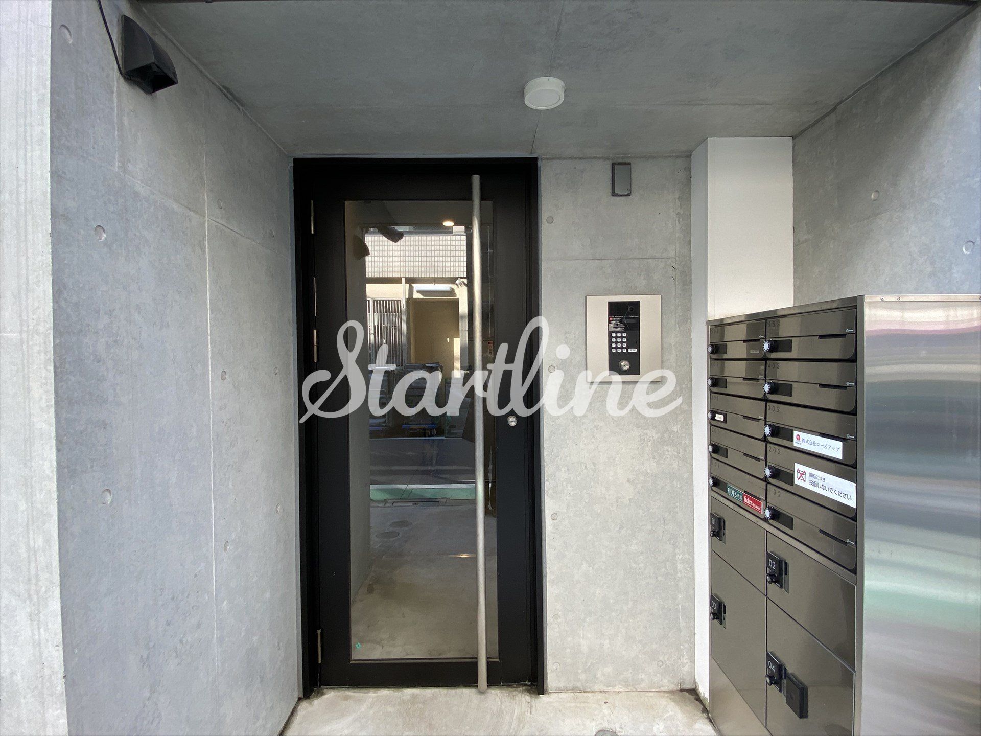 建物エントランス