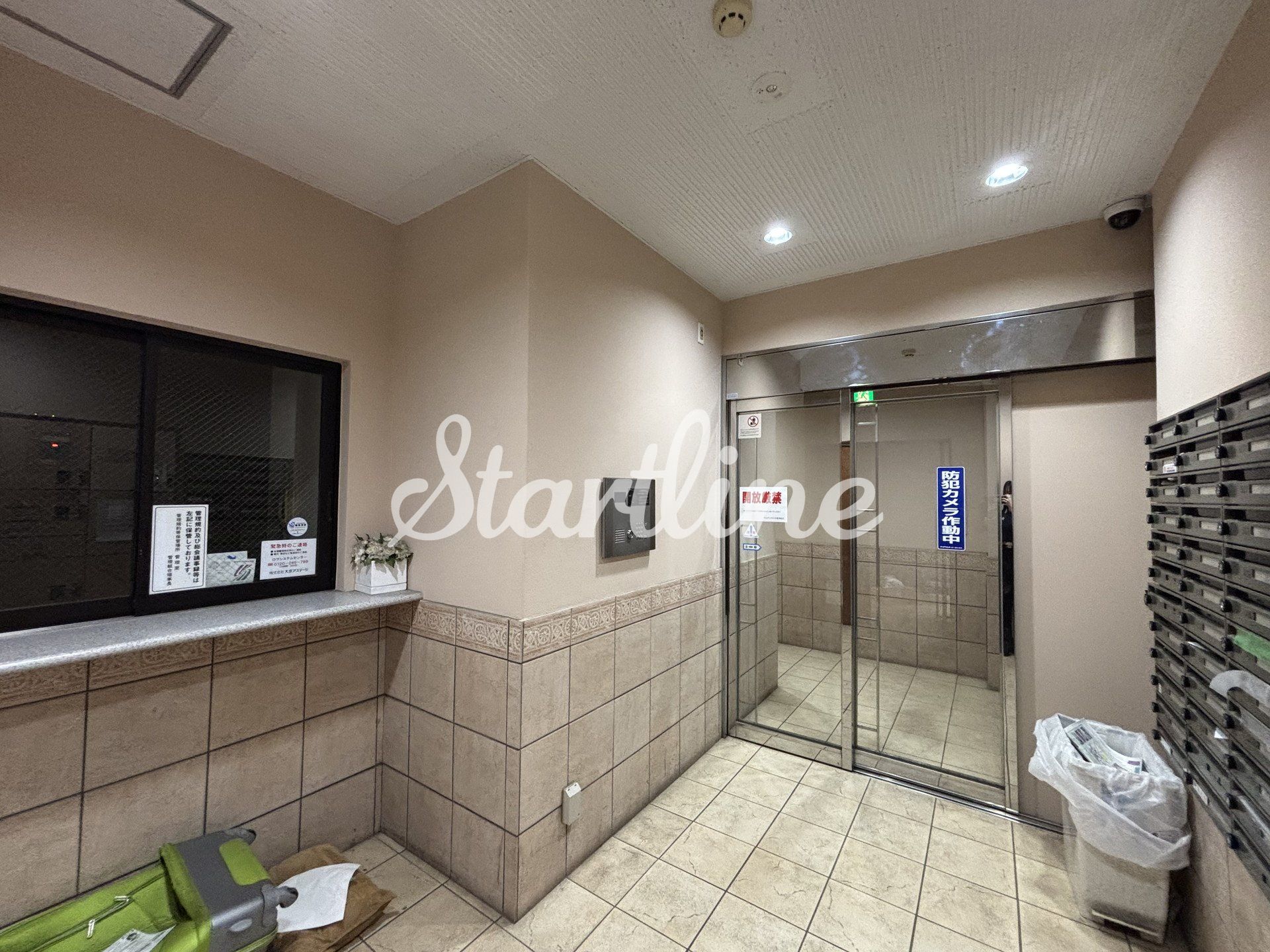 建物エントランス