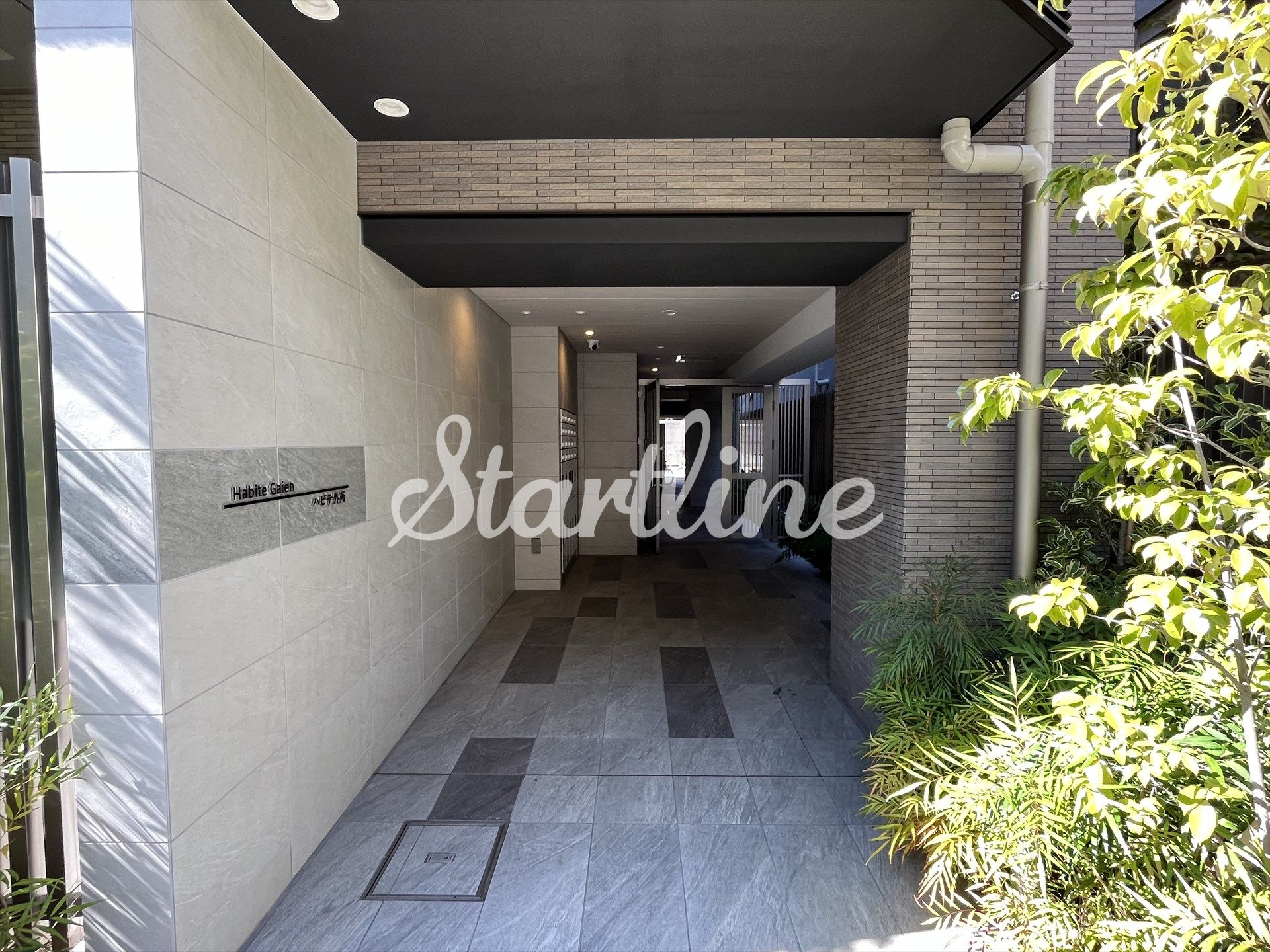 建物エントランス