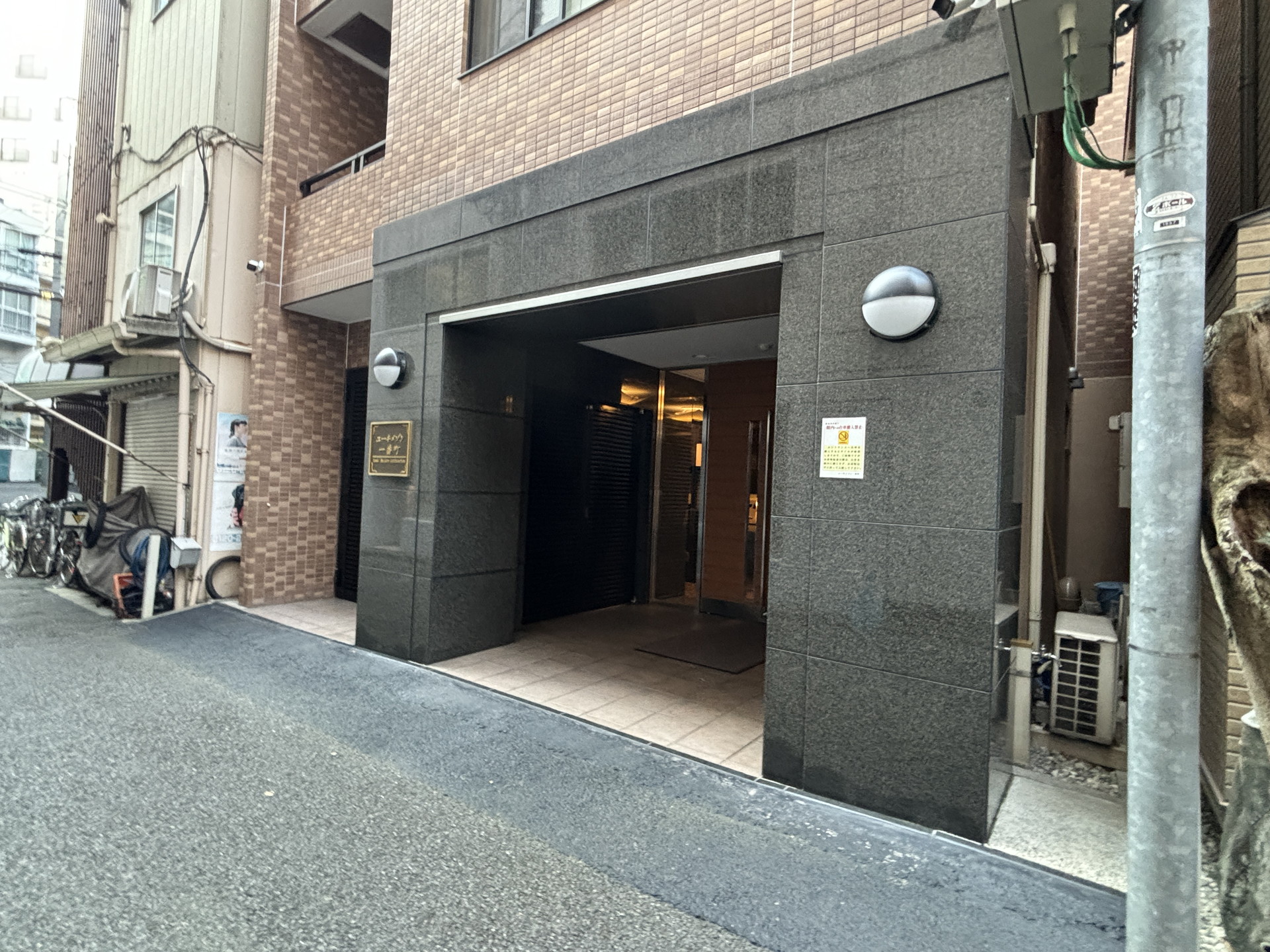 建物エントランス