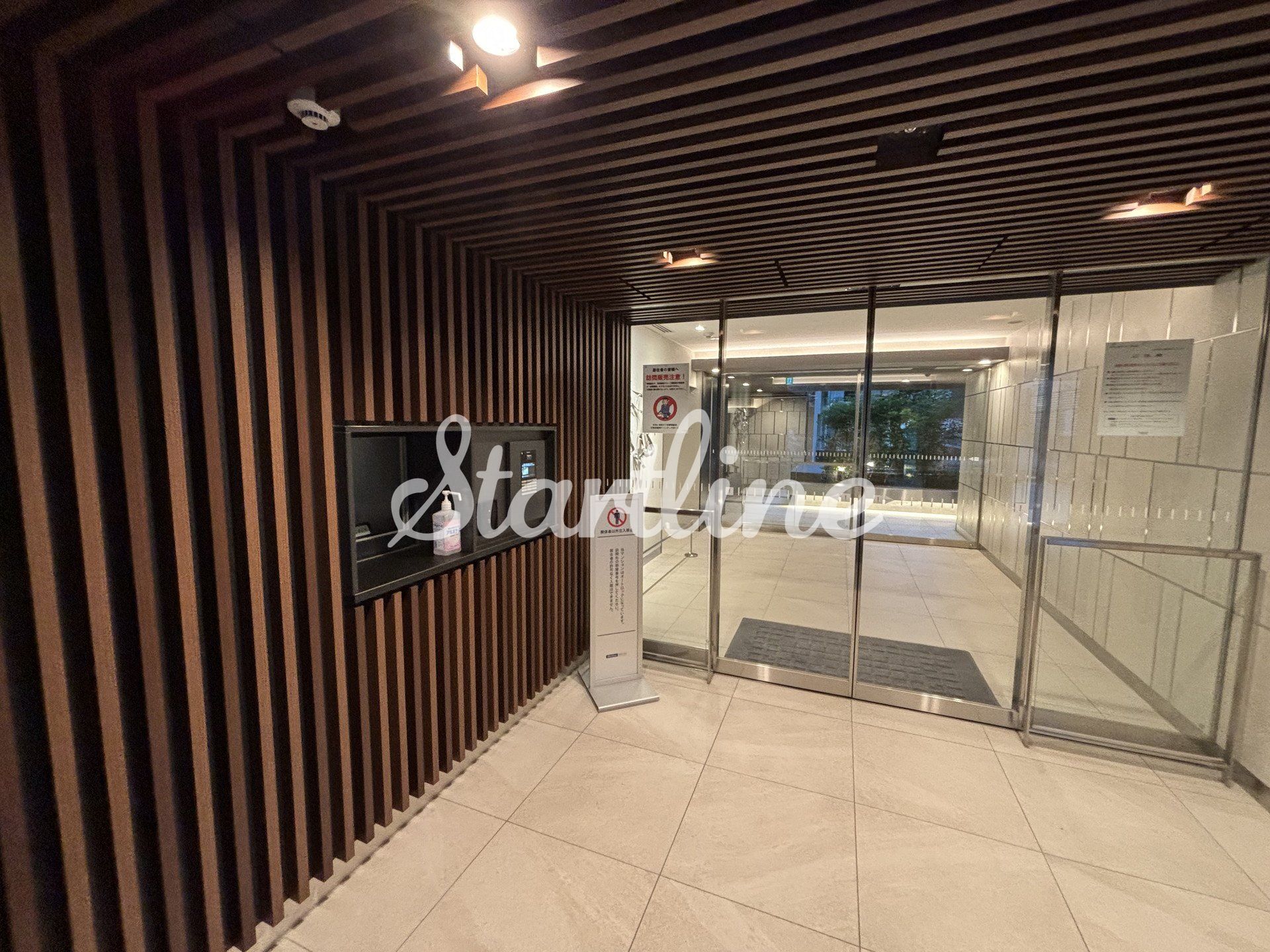 建物エントランス