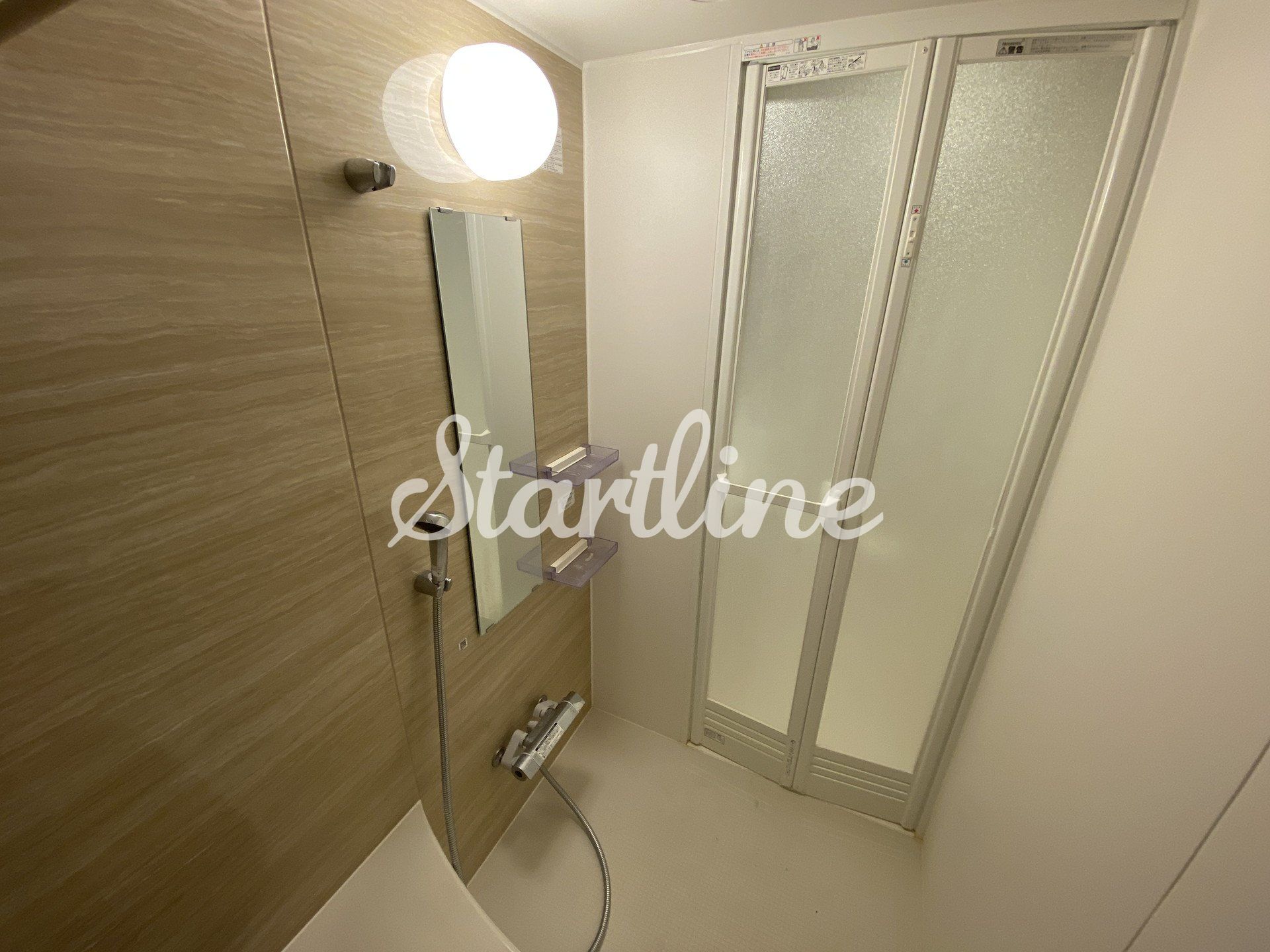 シャワールーム