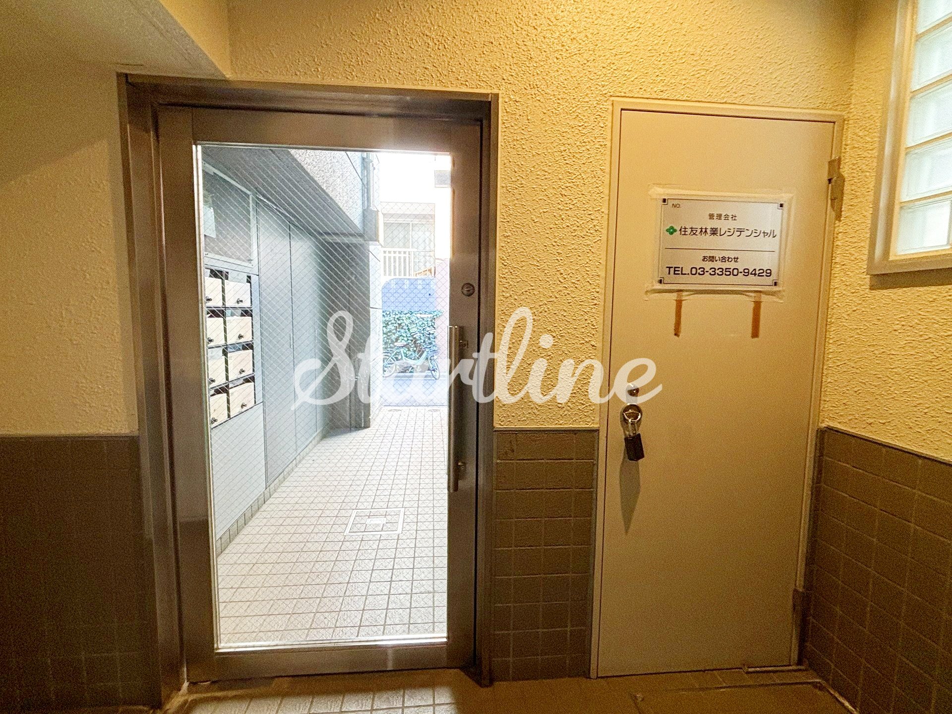 建物エントランス