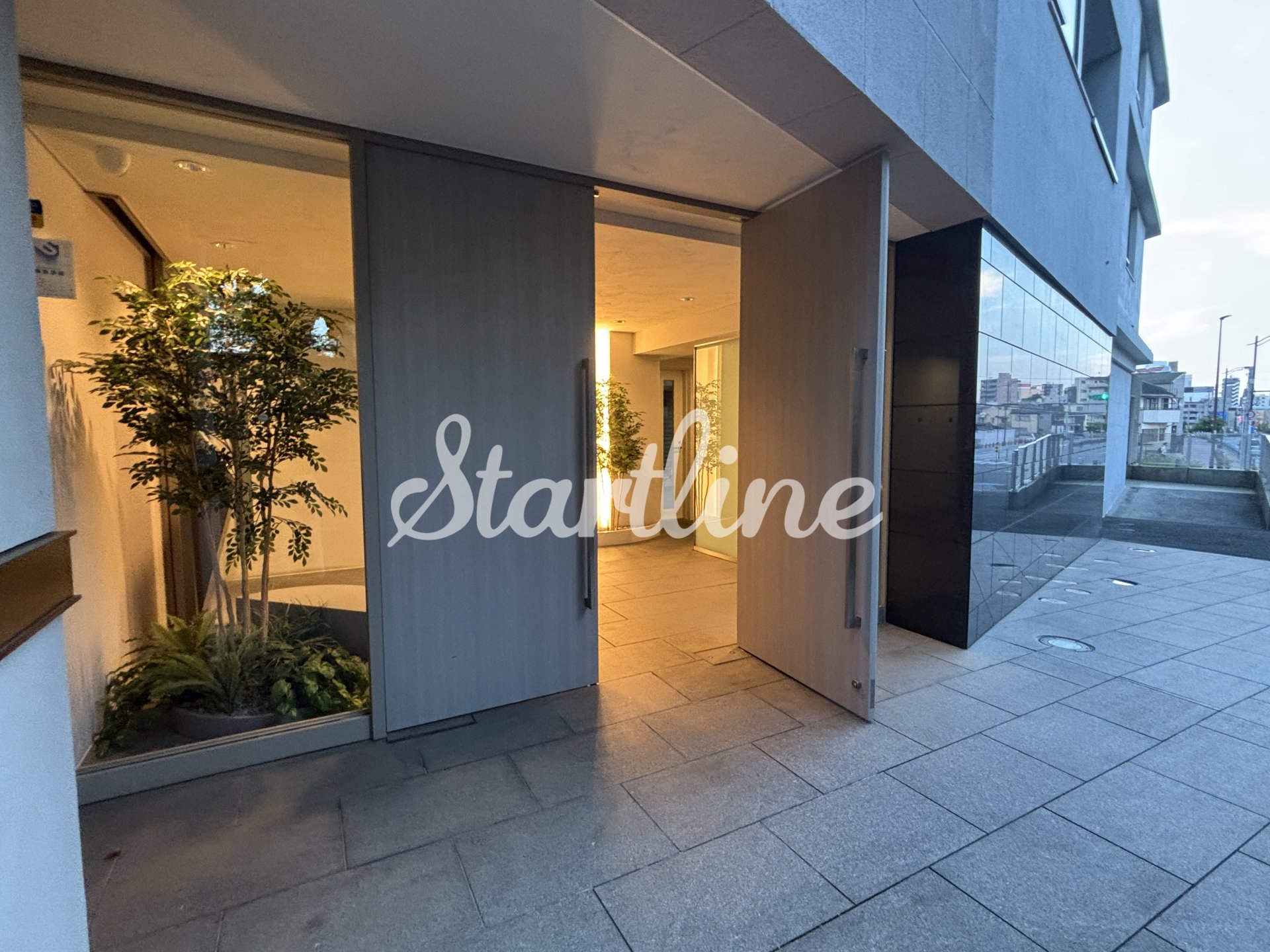 建物エントランス