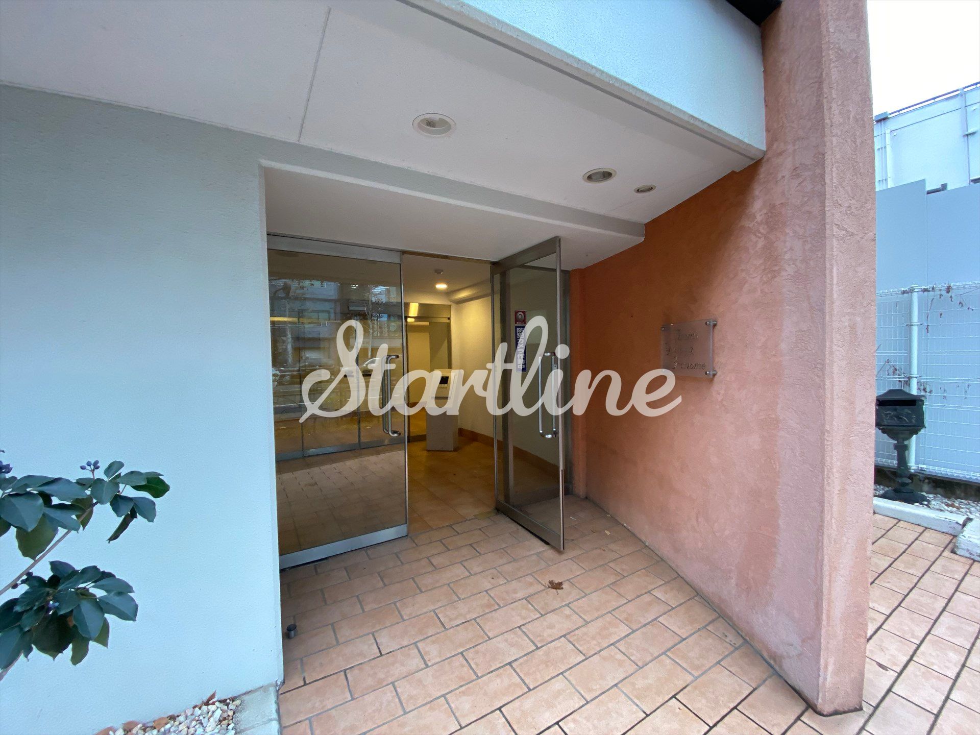 建物エントランス