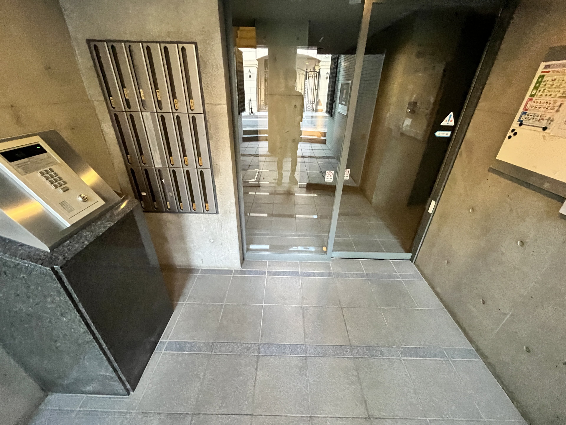 建物エントランス