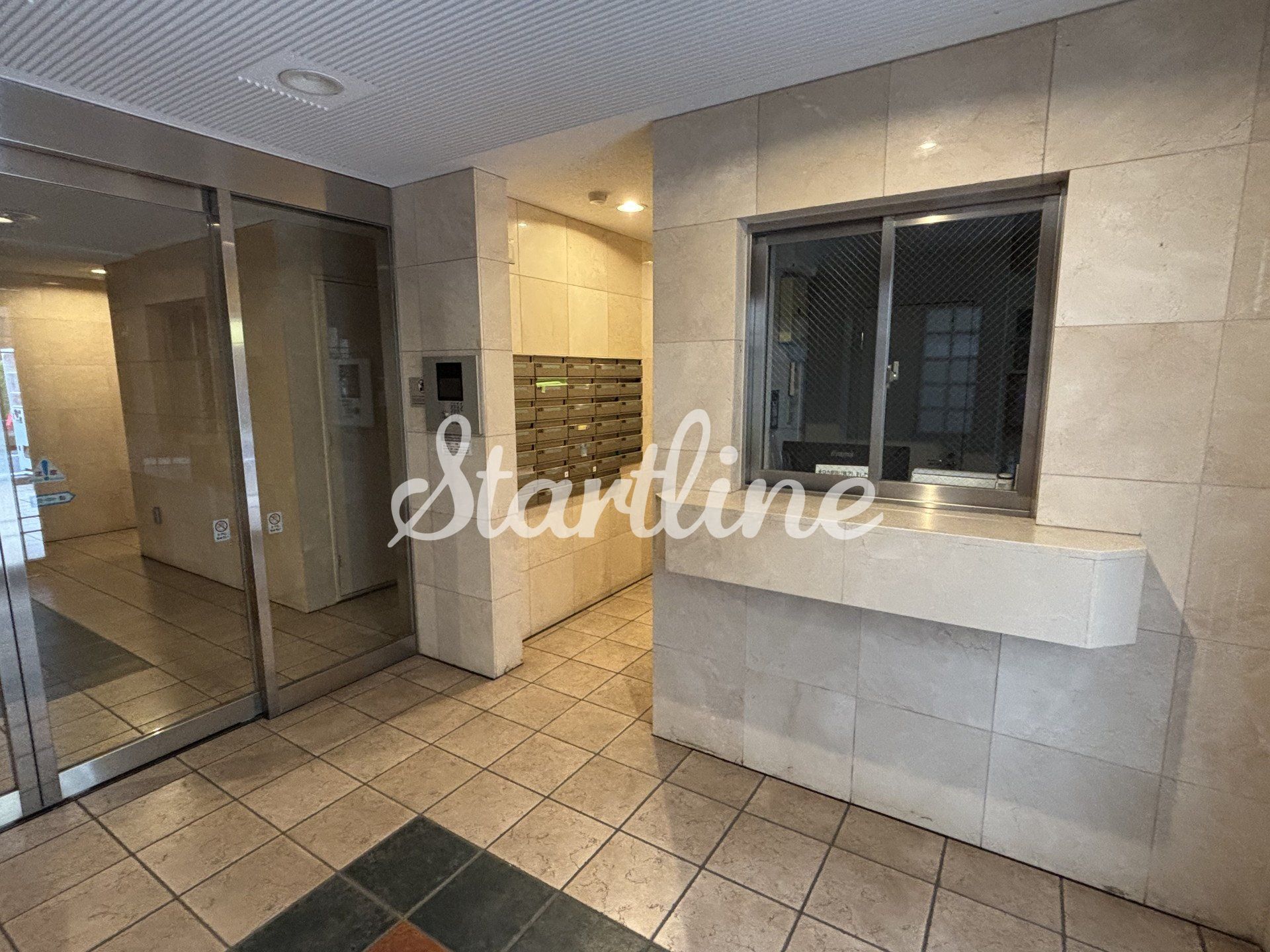 建物エントランス