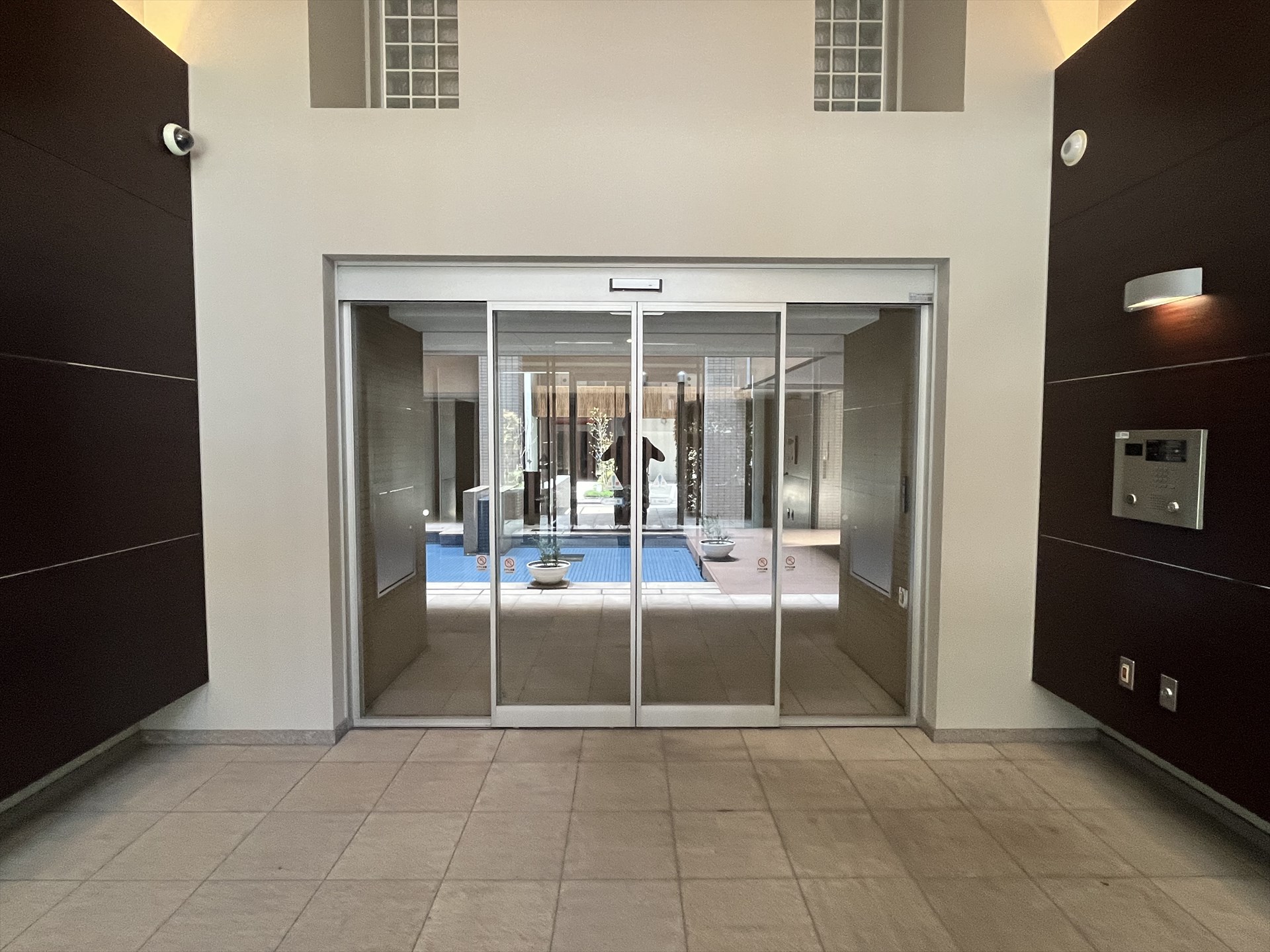 建物エントランス