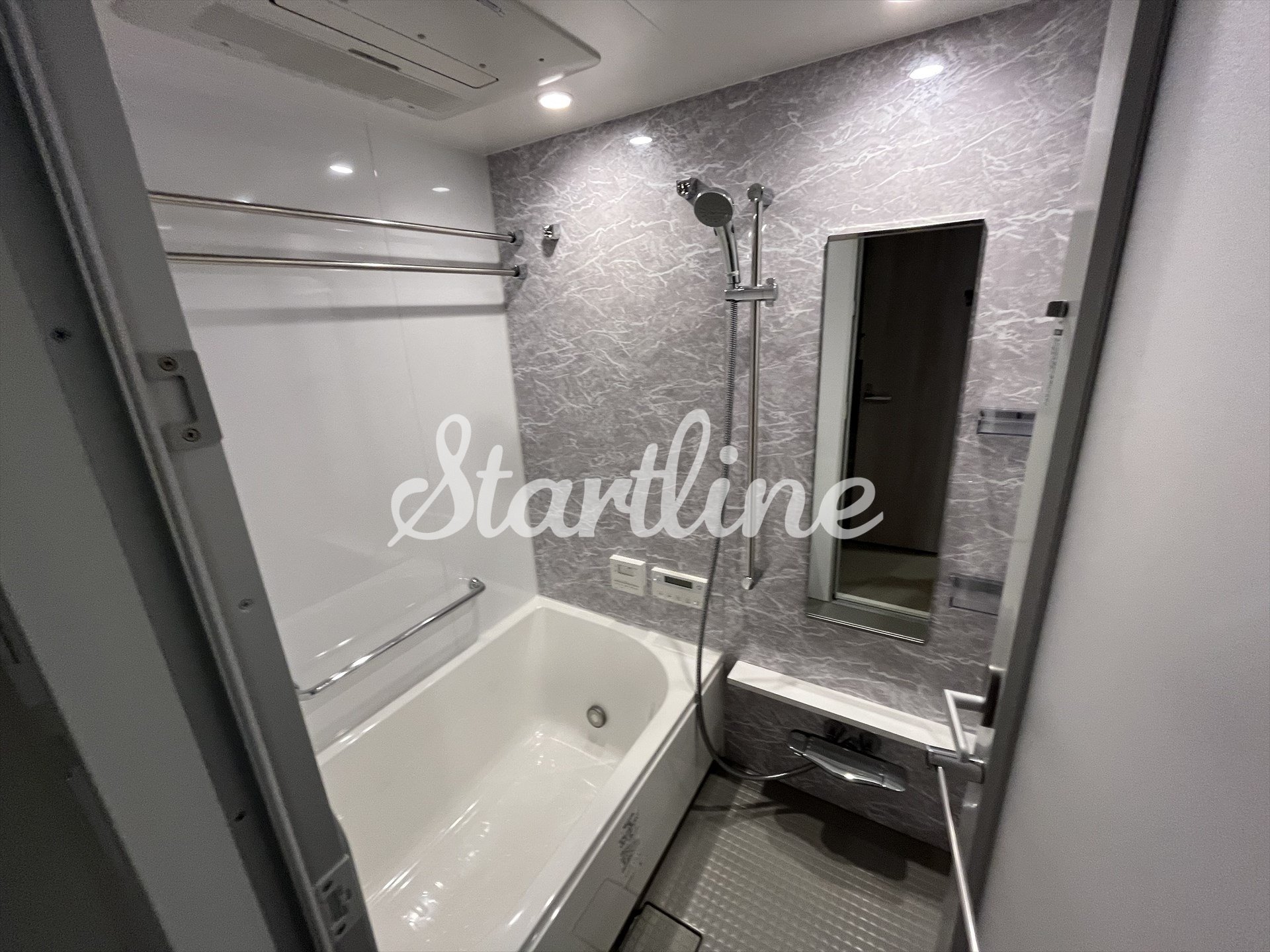 シャワールーム