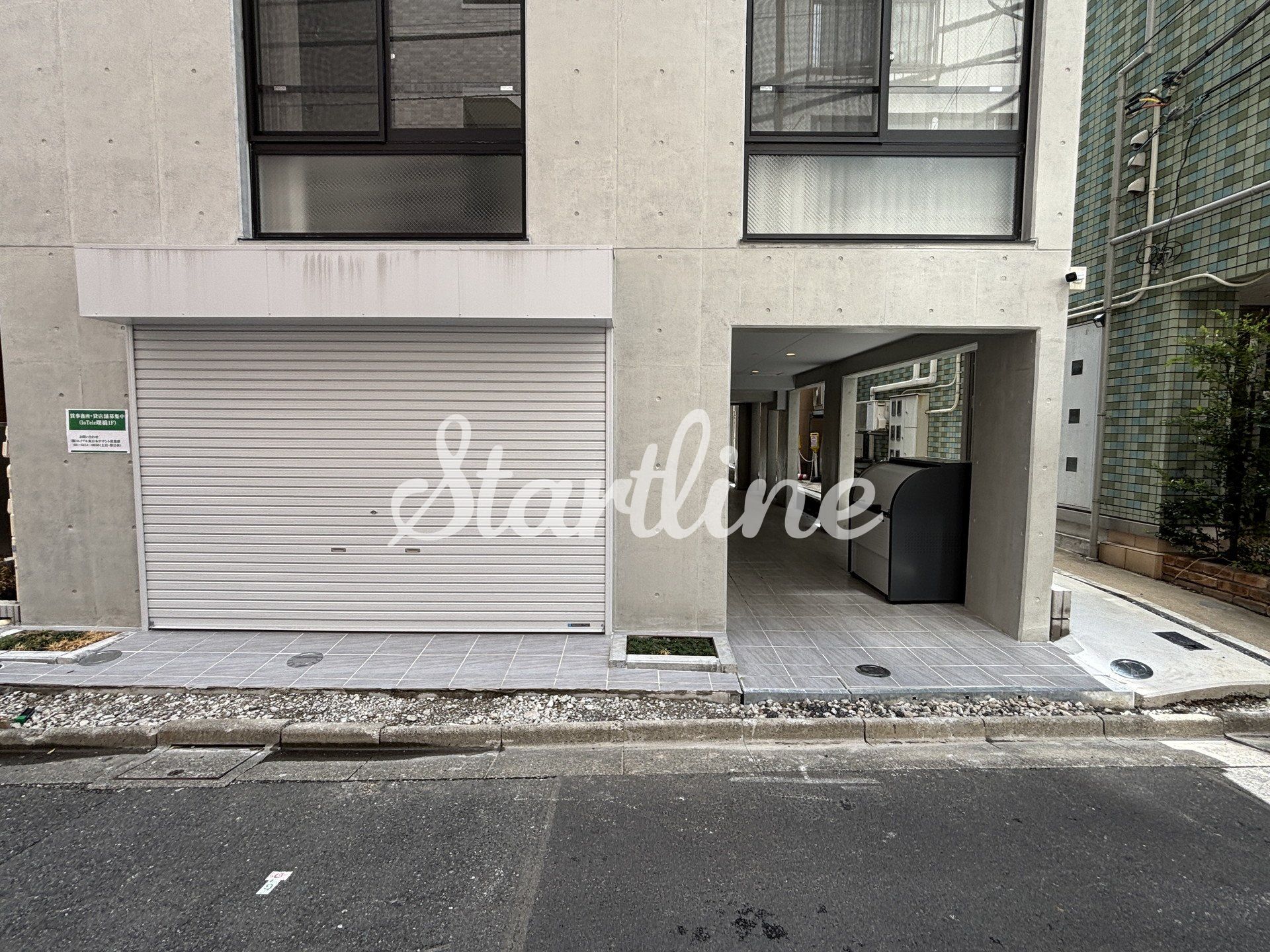 建物エントランス