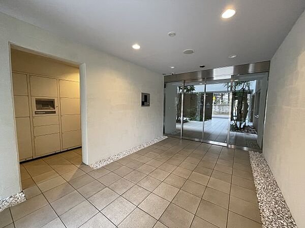 建物エントランス