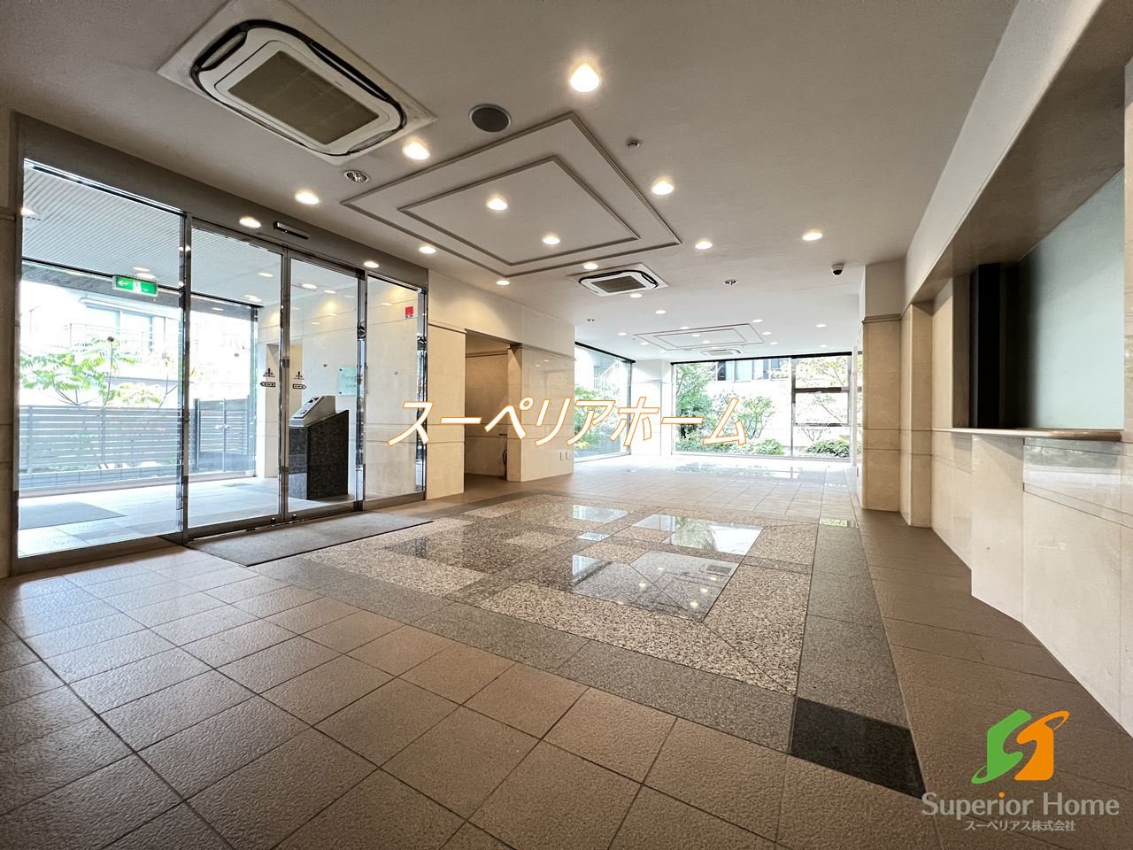 建物エントランス