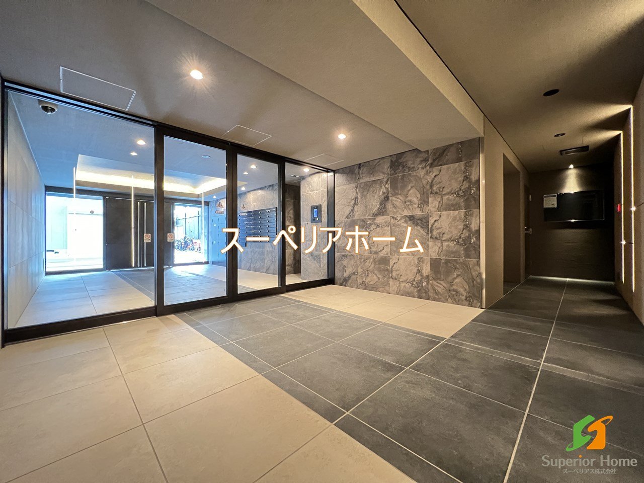 建物エントランス