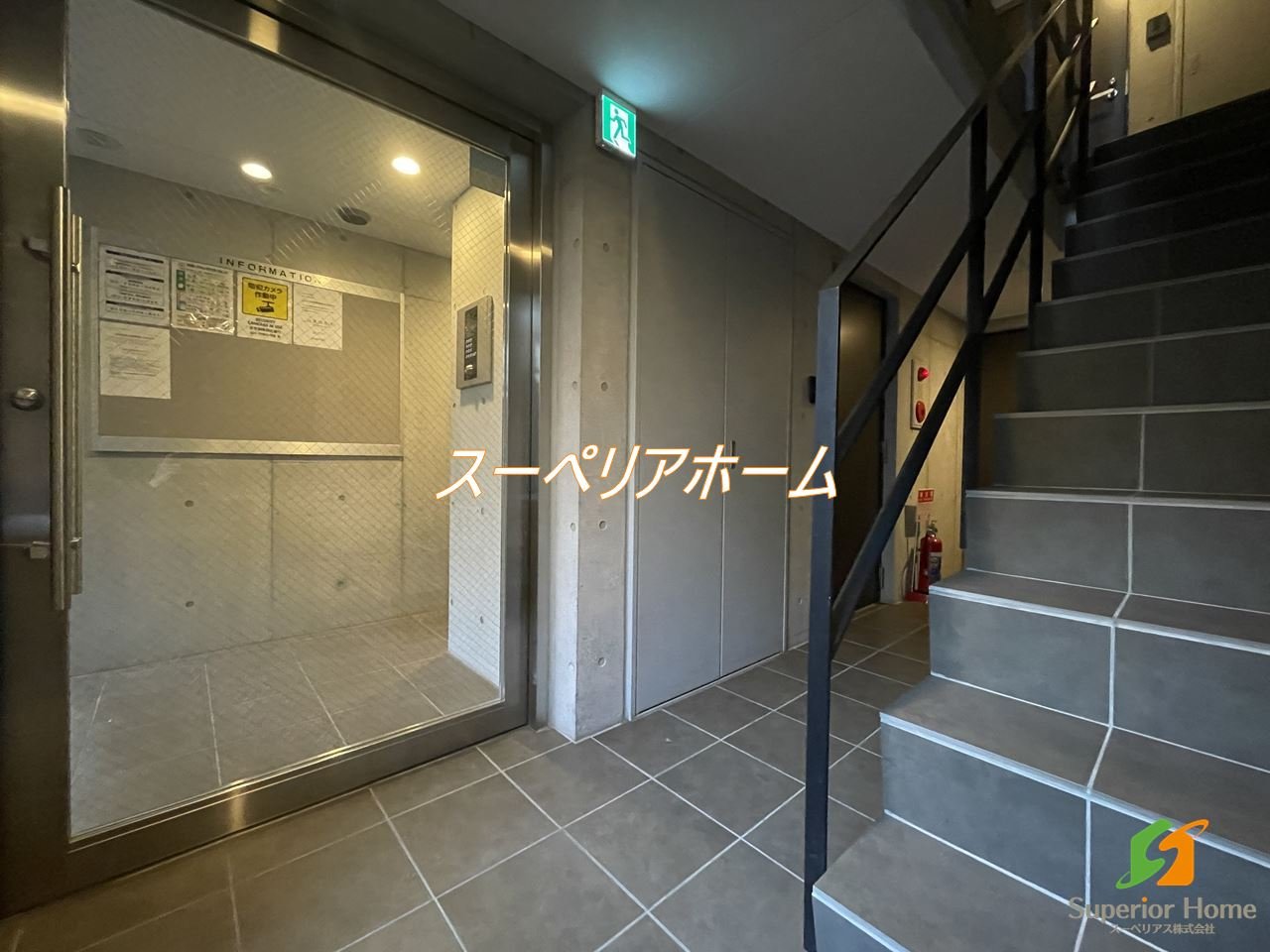 建物エントランス