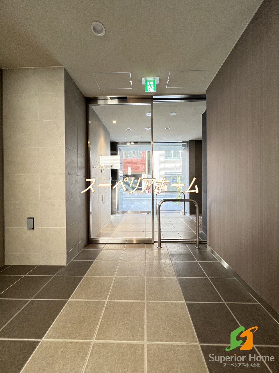 建物エントランス