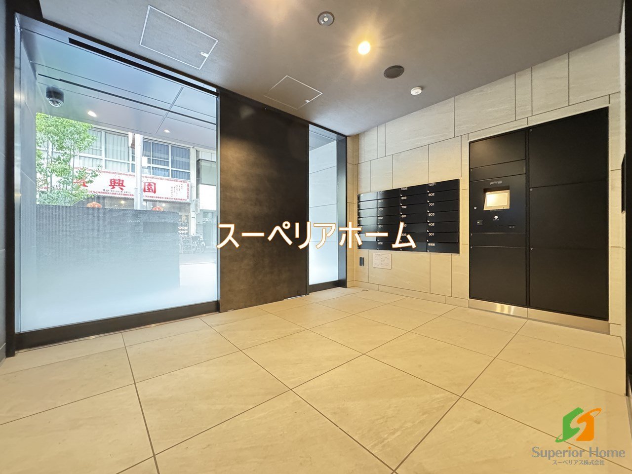 建物エントランス