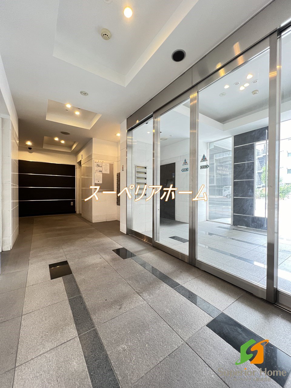 建物エントランス