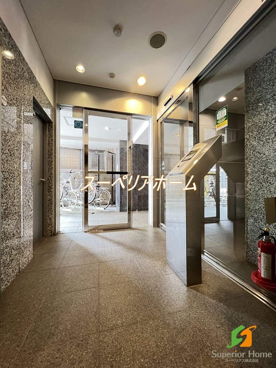 建物エントランス