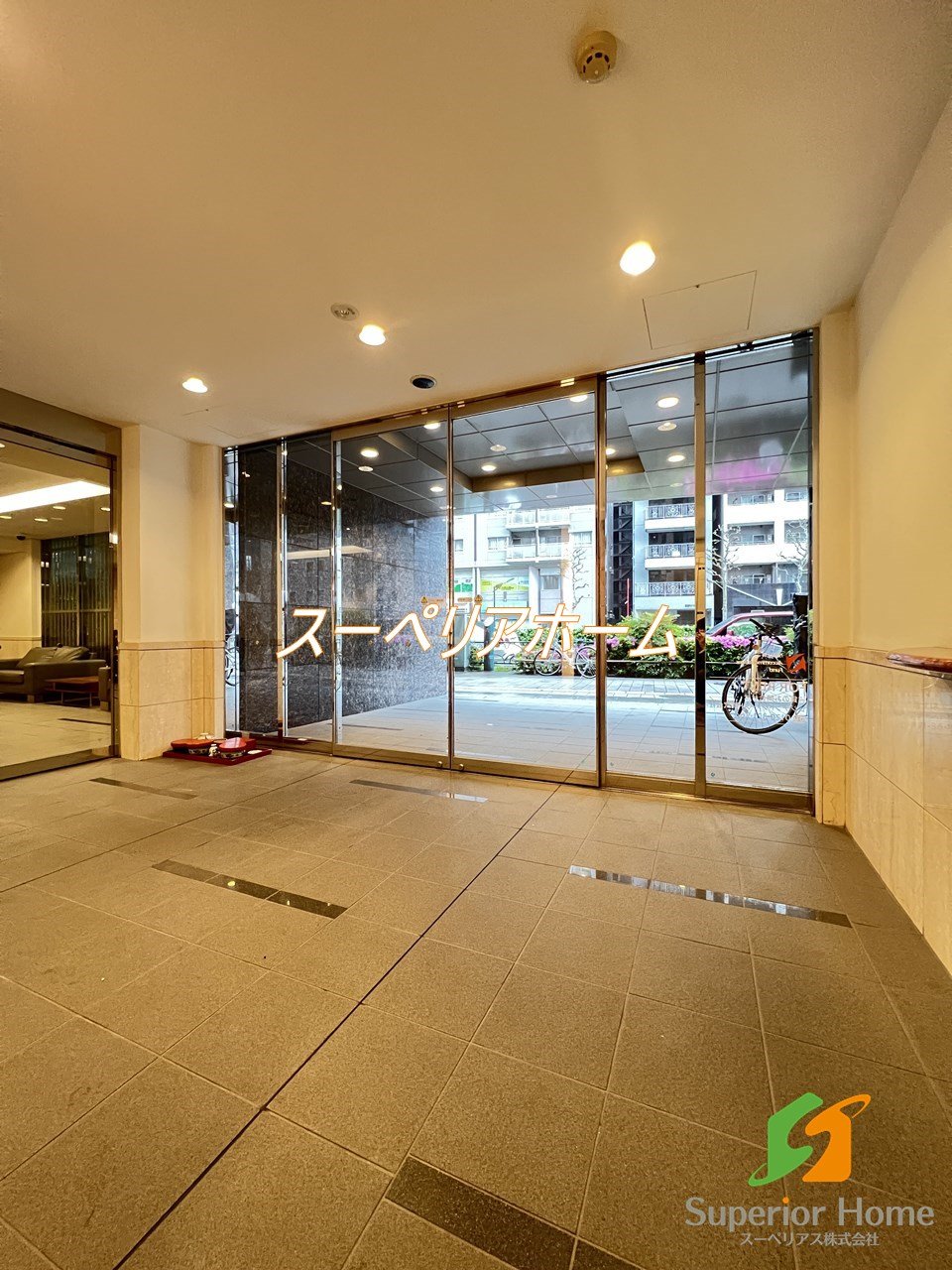 建物エントランス