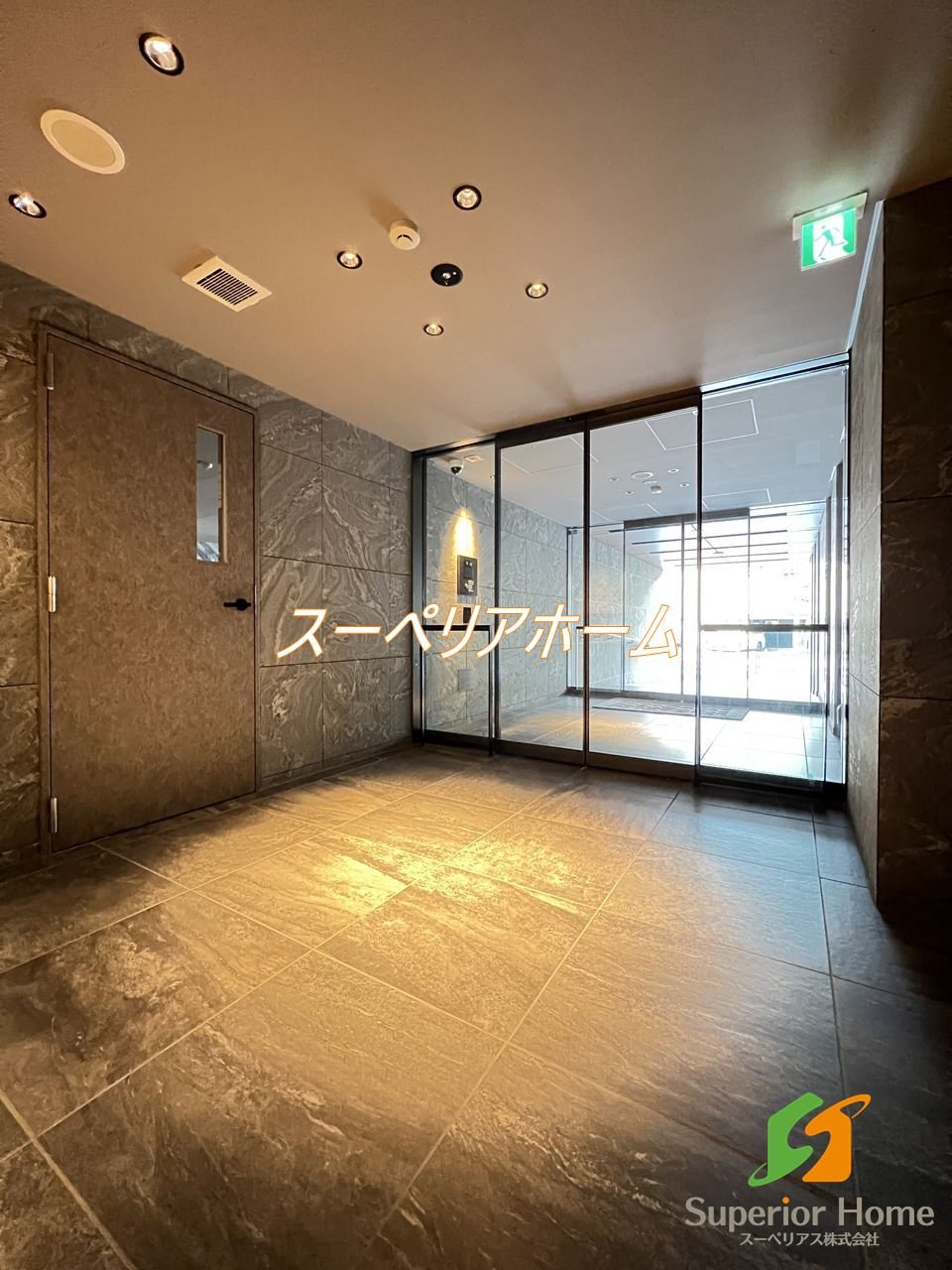 建物エントランス