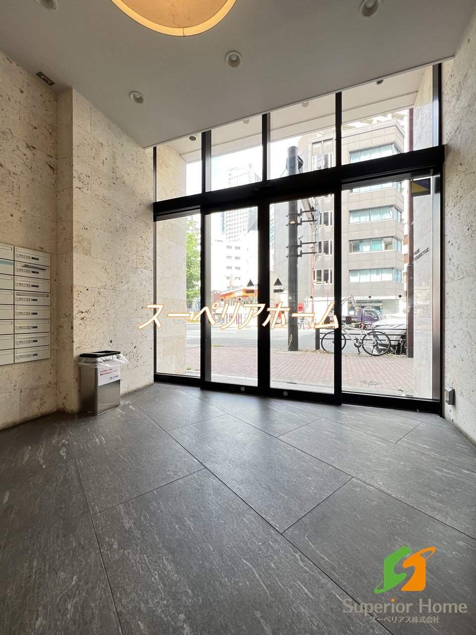 建物エントランス