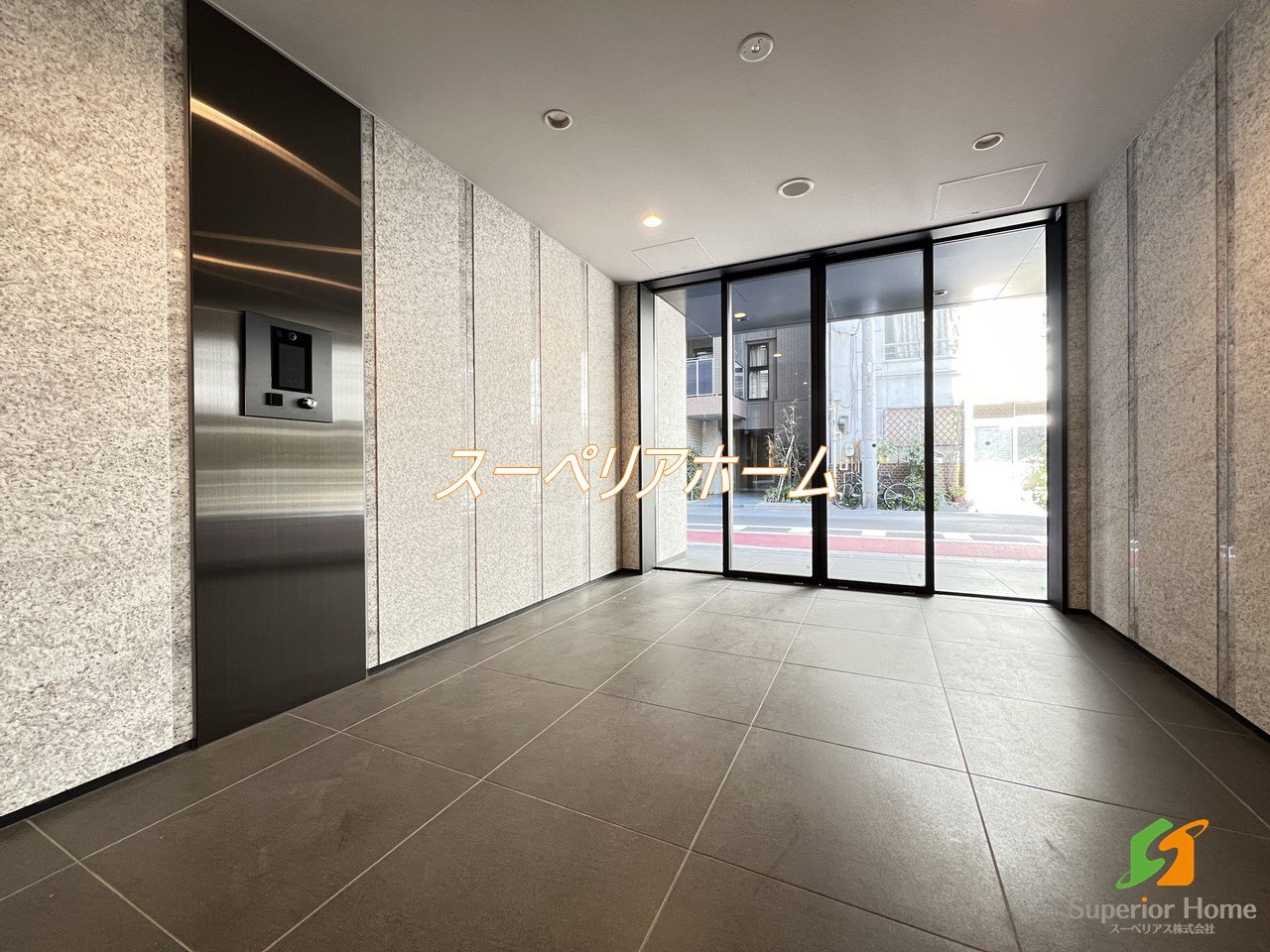 建物エントランス