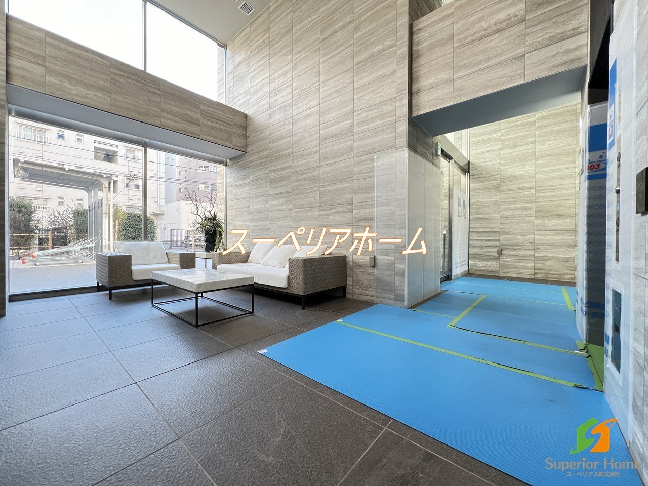 建物エントランス