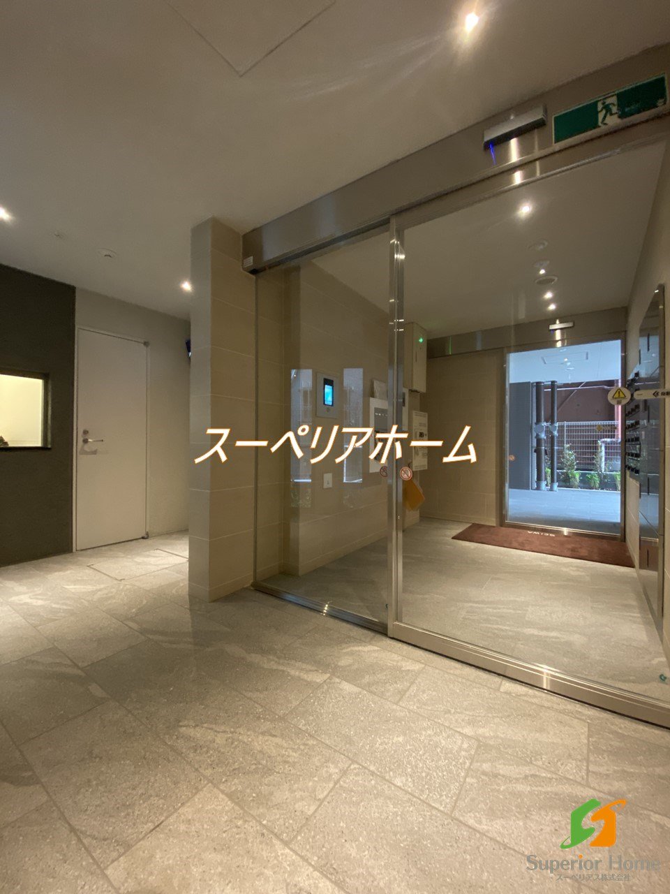 建物エントランス