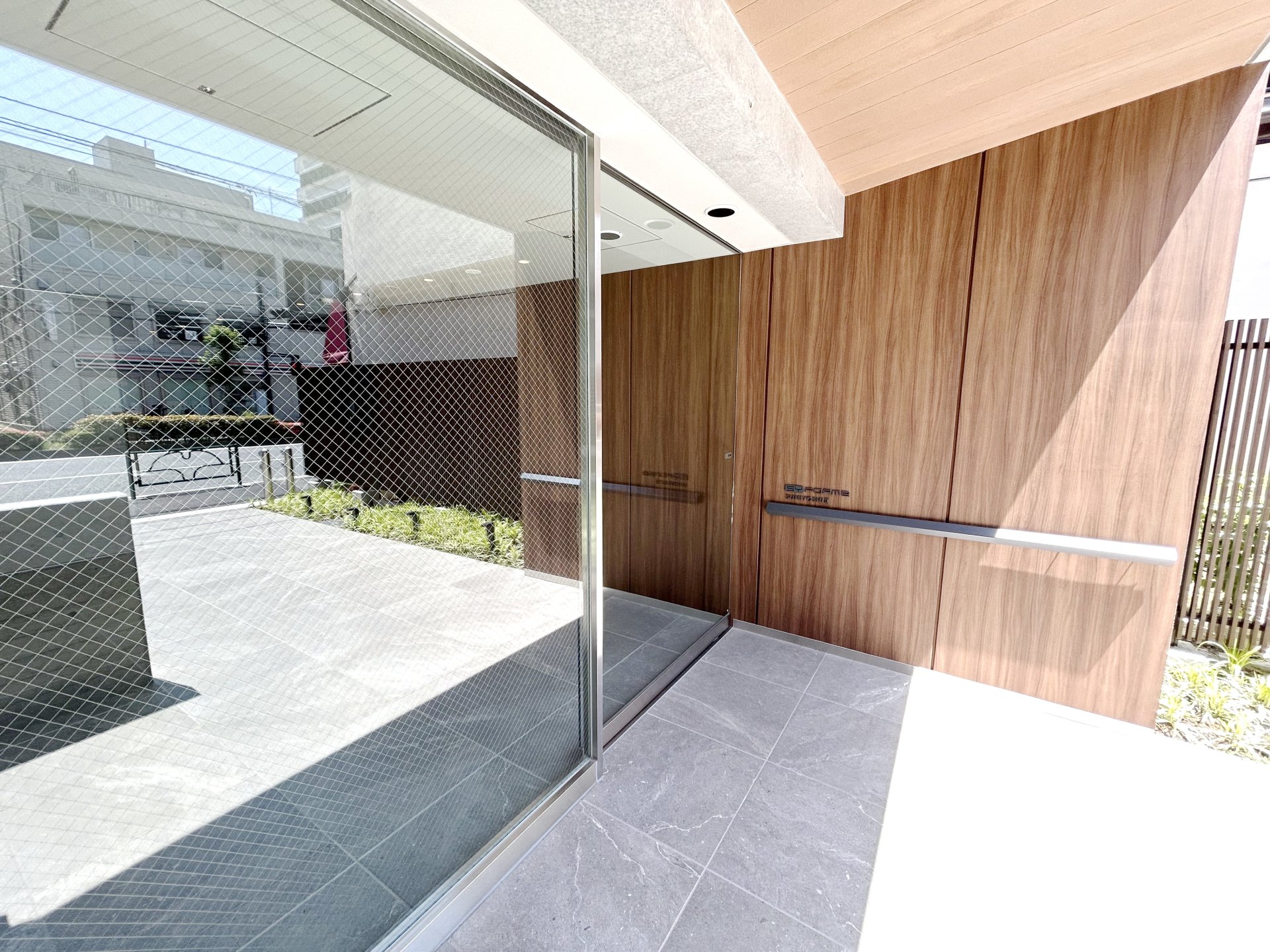 建物エントランス