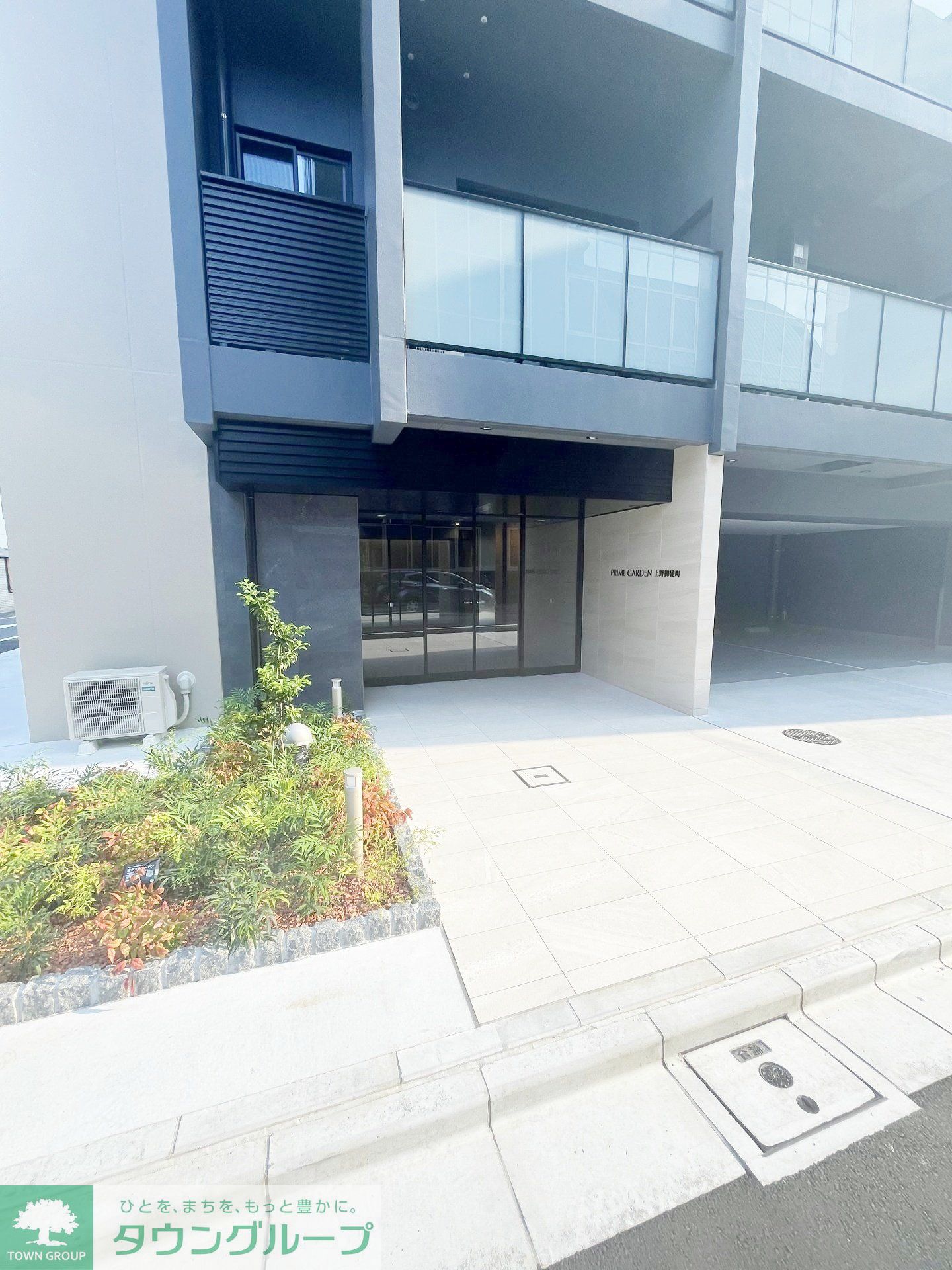 建物エントランス