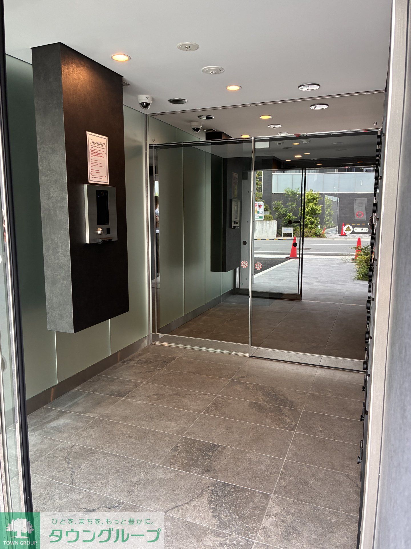 建物エントランス