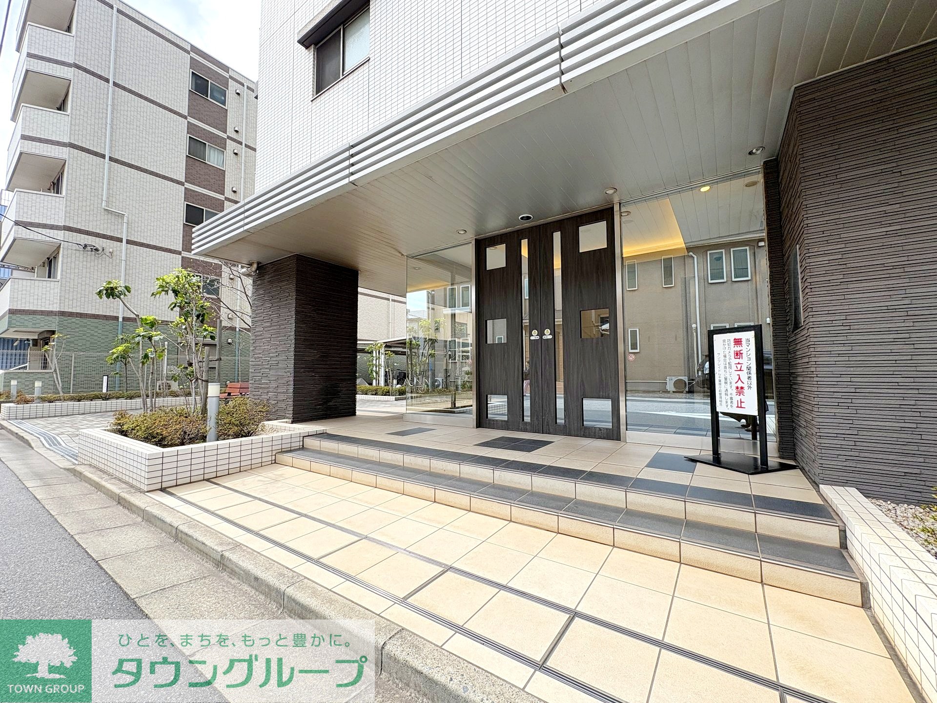 建物エントランス