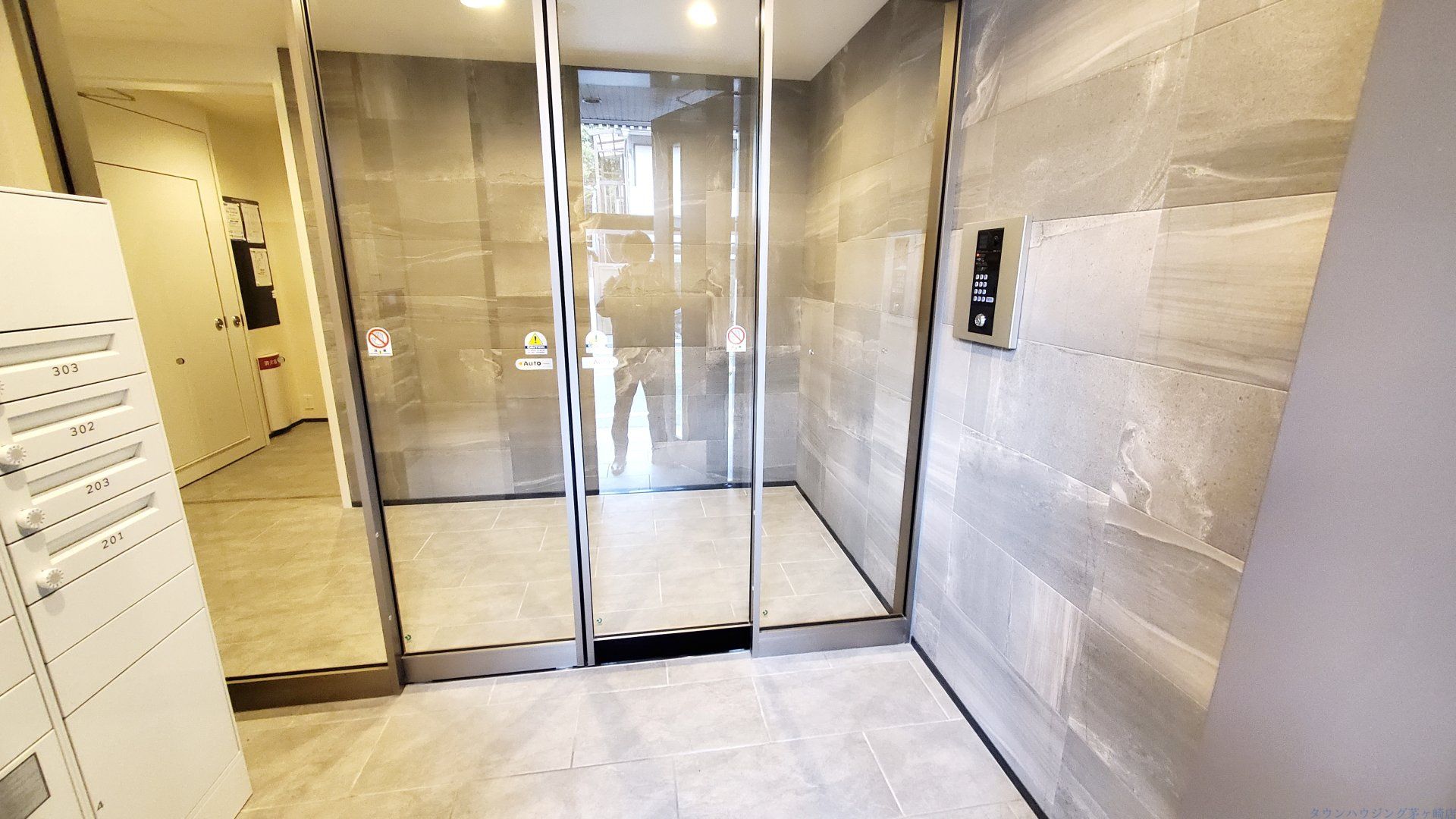 建物エントランス