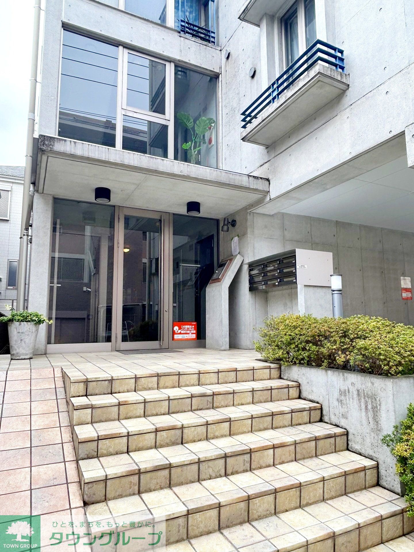 建物エントランス