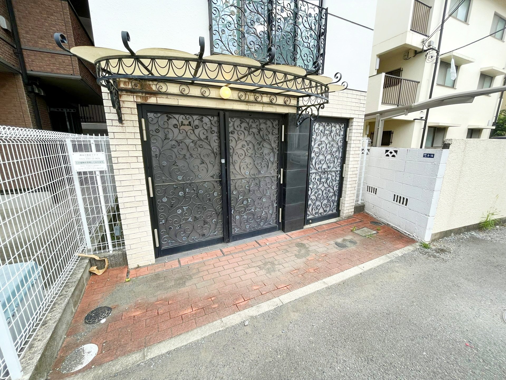 建物エントランス