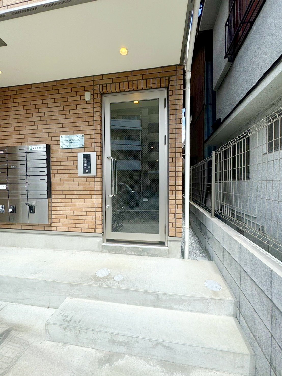 建物エントランス