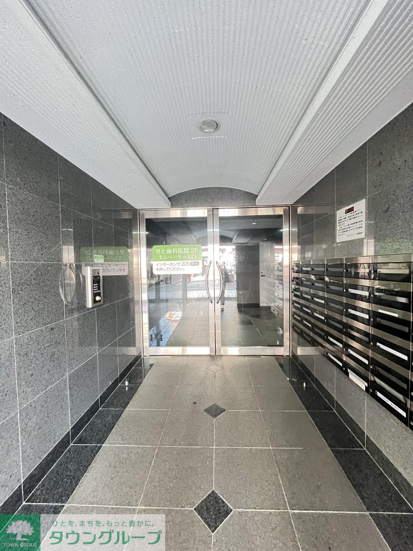 建物エントランス